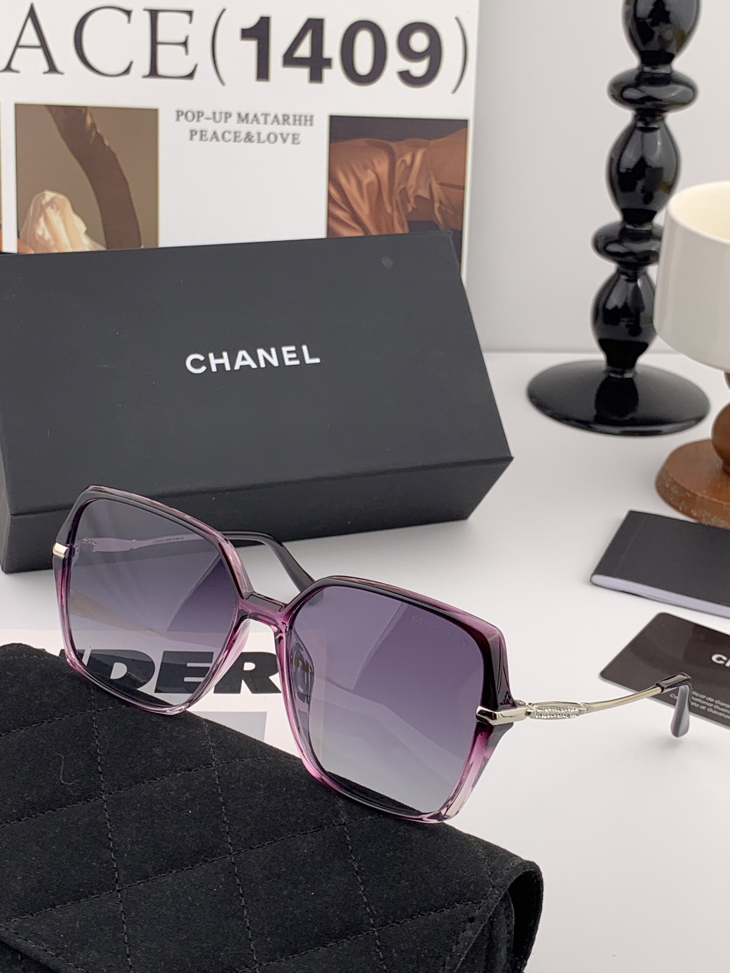 香奈儿 太阳镜🌞 2025开春新品超轻墨镜🆕众多博主网红都有配戴的 很有设计感 超前时尚💕 镜腿立体感十