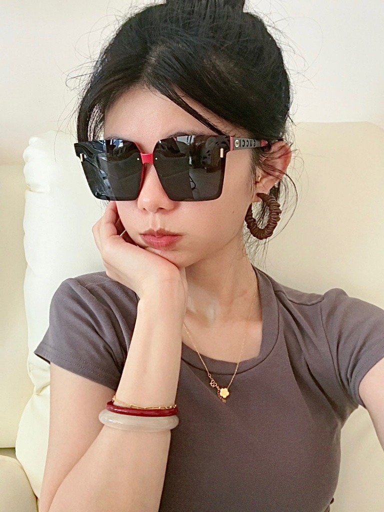 NO:361800,【TR polarization series】Gucci classic square frame design, not picky about face shape, it shows its temperament, whether it is matched with a coat or a dress, polarized lenses prevent UV rays. Model G50216 glasses sunglasses sunglasses, glasses, gucci, skirts19860909【TR偏光系列】Gucci经典的方框设计,不挑脸型,无论搭配大衣还是连衣裙都非常显气质偏光镜片预防紫外线 型号G50216眼镜墨镜太阳镜,眼镜,gucci,skirts,glasses