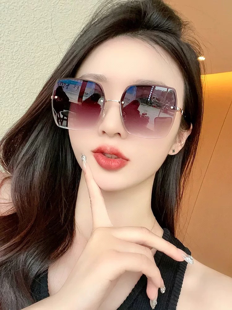  GUCCI-古驰意大利进口🇮🇹2025时尚潮流奢华装饰太阳眼镜 尼龙高清太阳镜明星海报款 超高复杂工艺