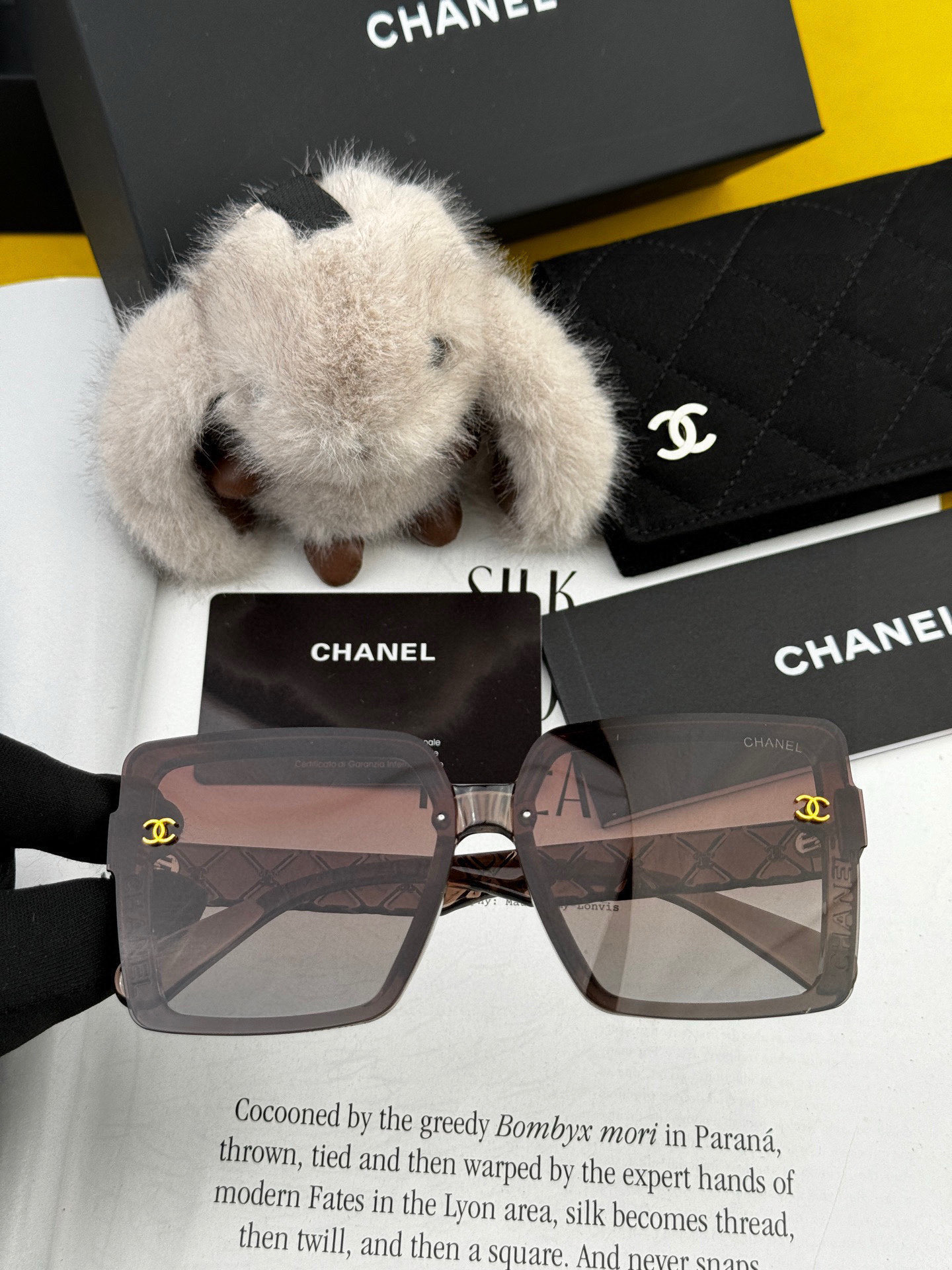 【CHANEL】香奈儿 2025新款潮流爆款 时尚方框太阳镜 佩戴舒适 网红潮款墨镜  女士高清加厚偏光