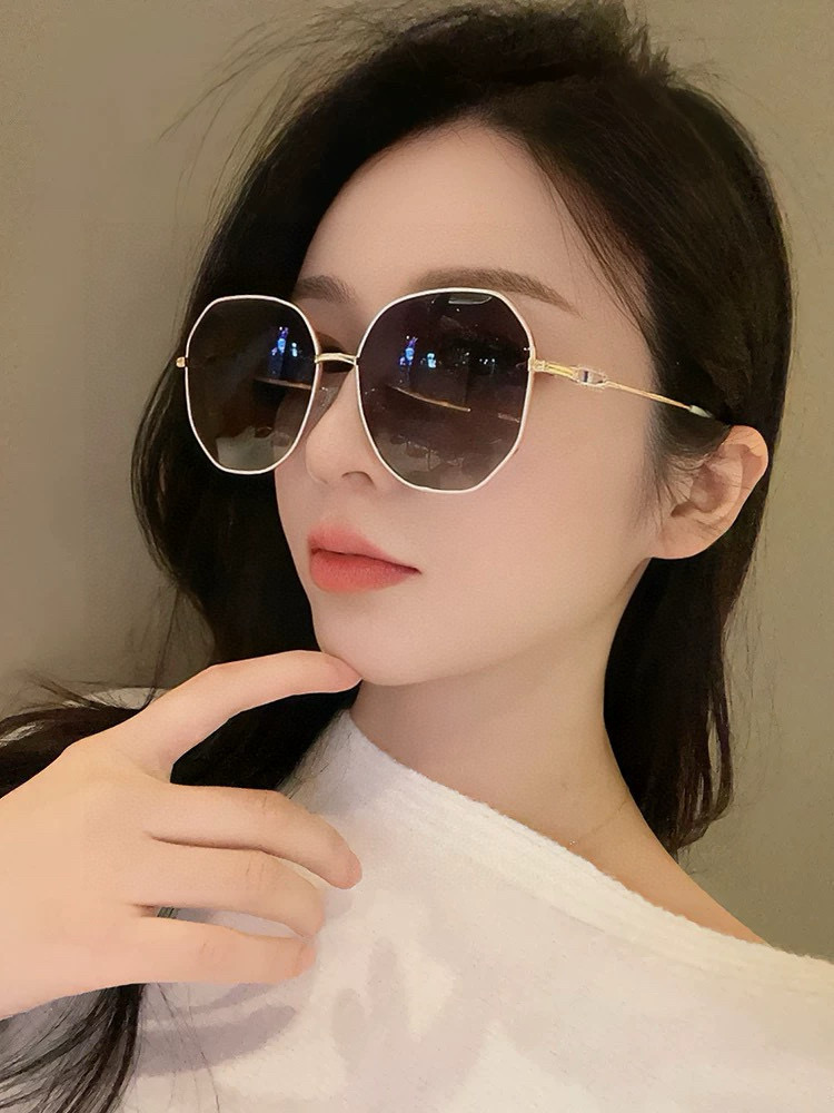  🔺 【DIOR-迪奥偏光太阳镜】2025开春新款 潮流爆款 时尚方框偏光太阳镜 高品质 佩戴舒适 网红
