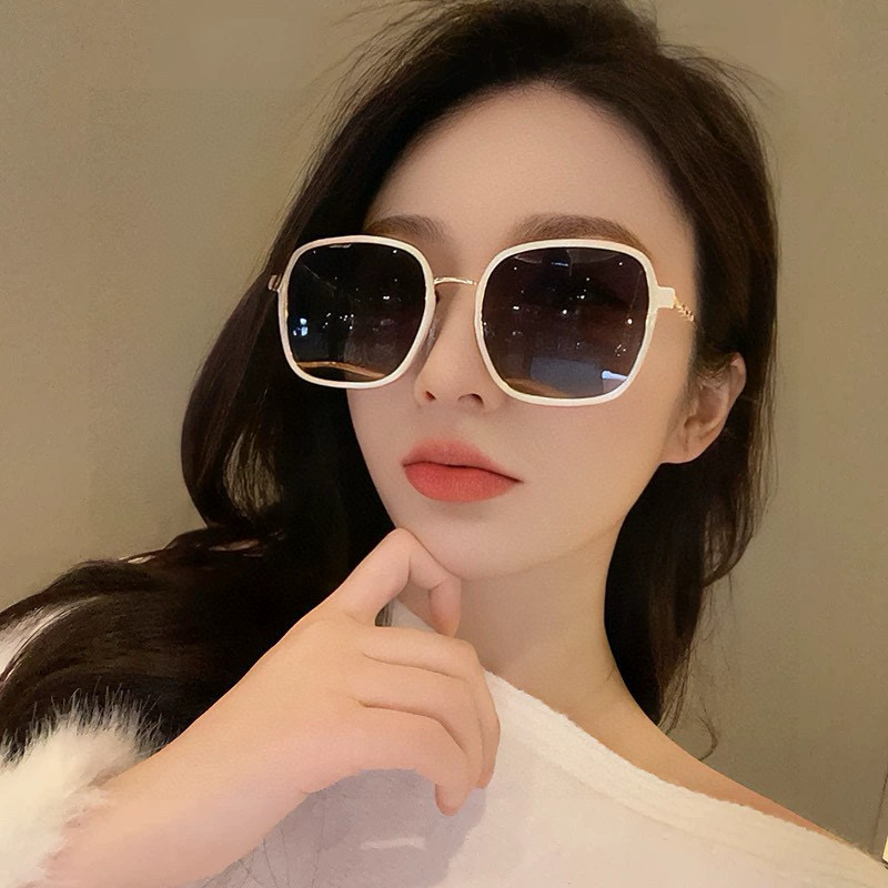    新品CHANEL 香奈儿太阳镜以独特魅力和前卫风格诠释春夏最新眼镜，质感超好佩带舒适 型号：CH7