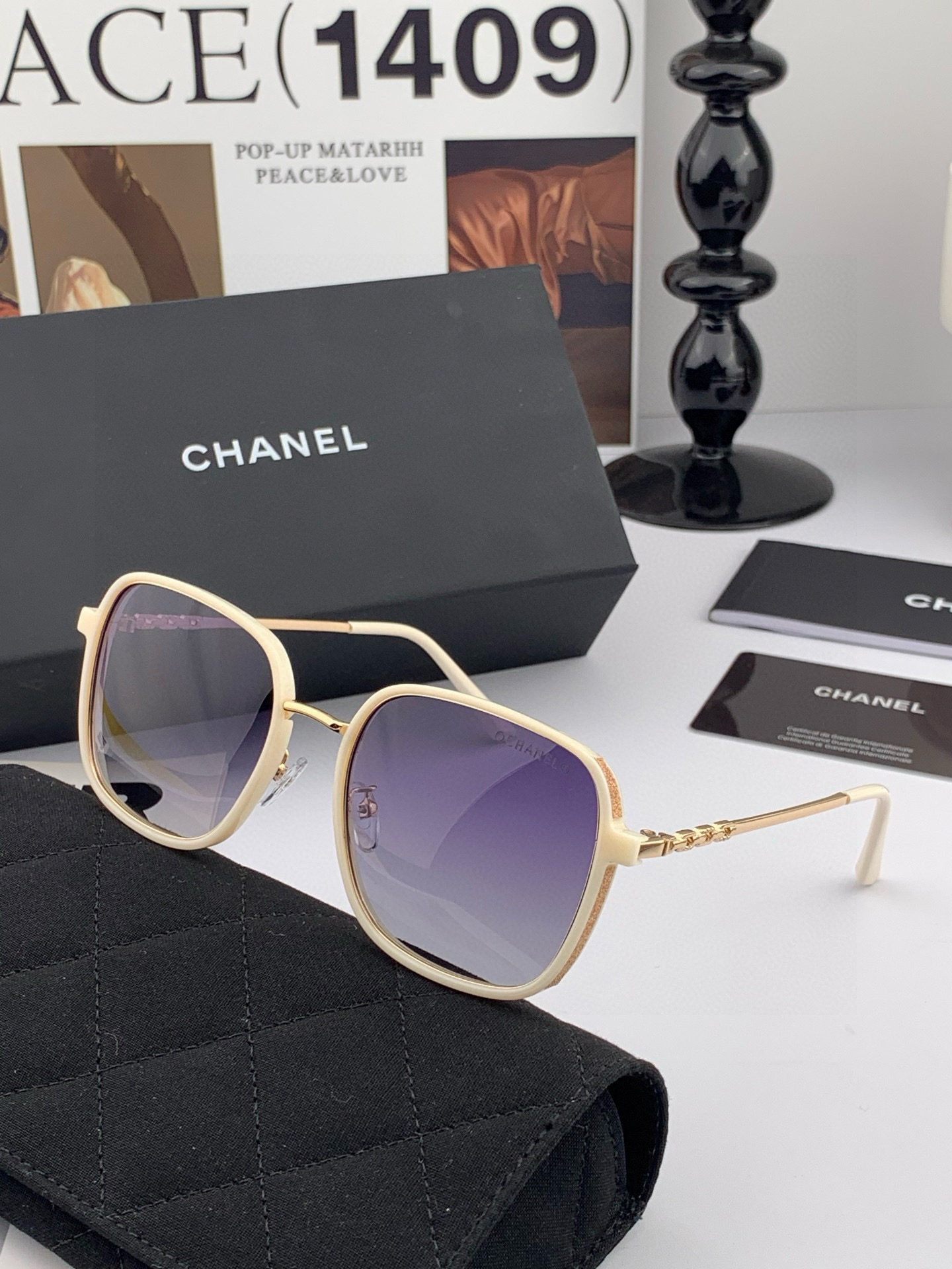    新品CHANEL 香奈儿太阳镜以独特魅力和前卫风格诠释春夏最新眼镜，质感超好佩带舒适 型号：CH7