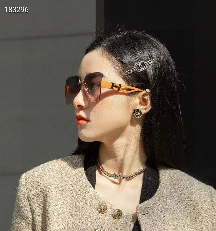  【TR偏光系列】爱马仕   经典的方框设计，不挑脸型，无论搭配大衣还是连衣裙都非常显气质尼龙偏光镜片预