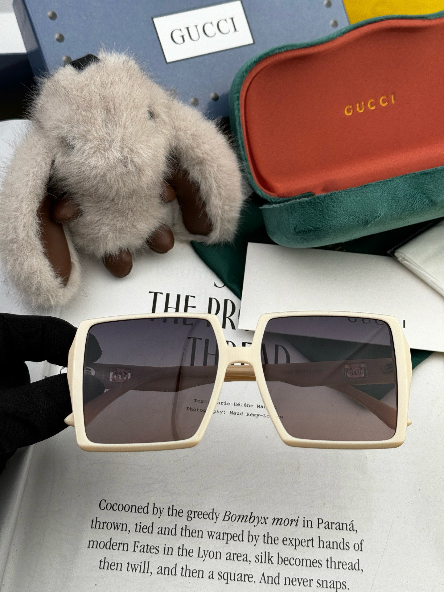  2025新款！新款出货！
女士高清加厚偏光太阳镜🕶️ 🎉💍新款GUCCI偏光太阳镜得意开车驾驶镜时尚墨