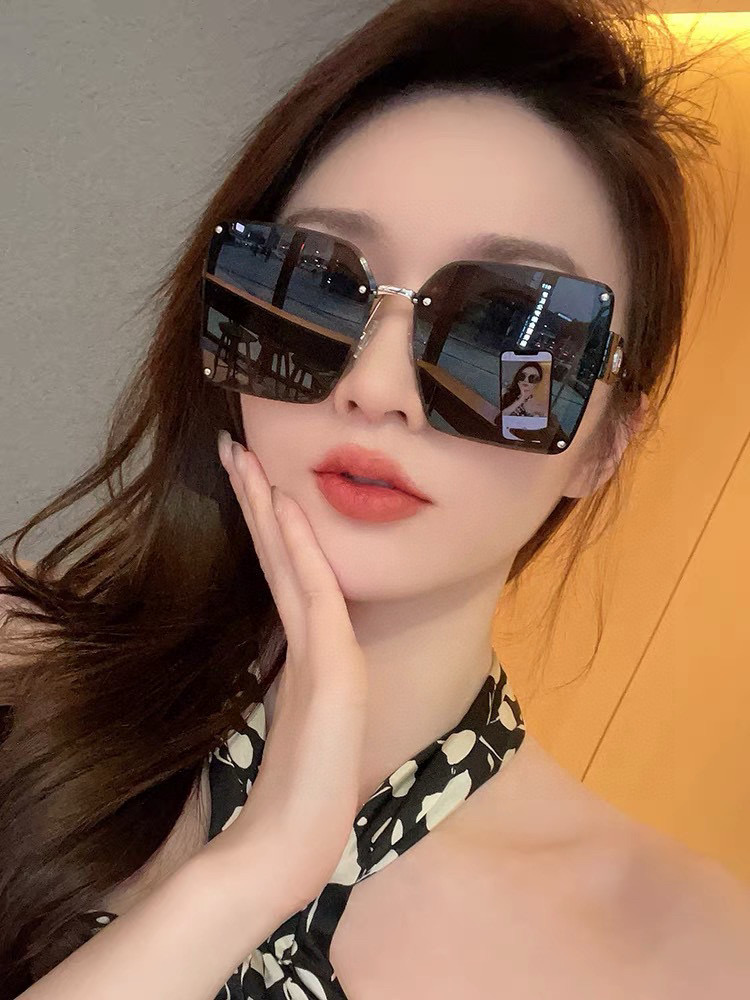 🔺 【DIOR-迪奥】2025开春新款 潮流爆款 时尚方框太阳镜 高品质 佩戴舒适 网红潮款墨镜 型号：
