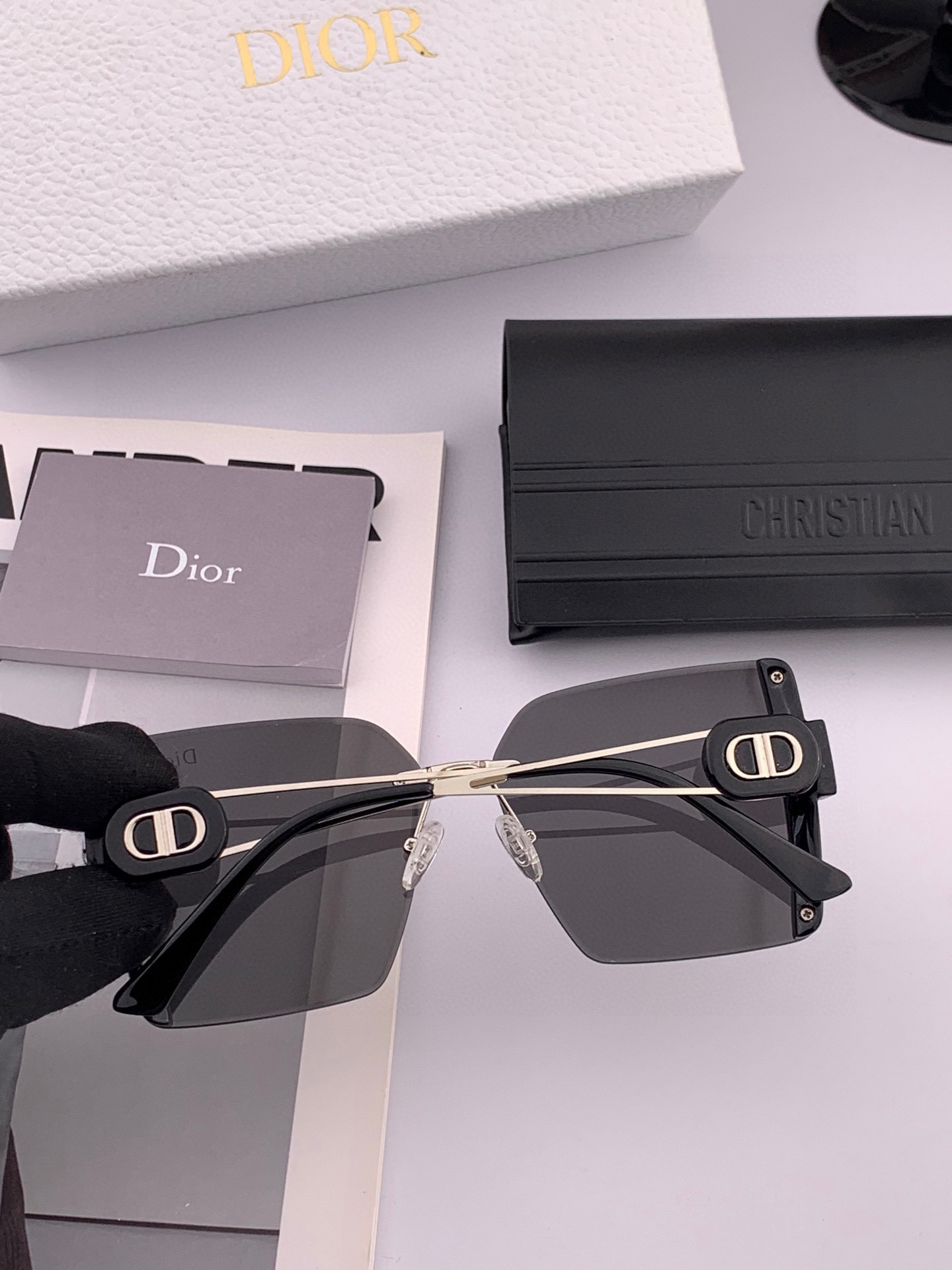 🔺 【DIOR-迪奥】2025开春新款 潮流爆款 时尚方框太阳镜 高品质 佩戴舒适 网红潮款墨镜 型号：