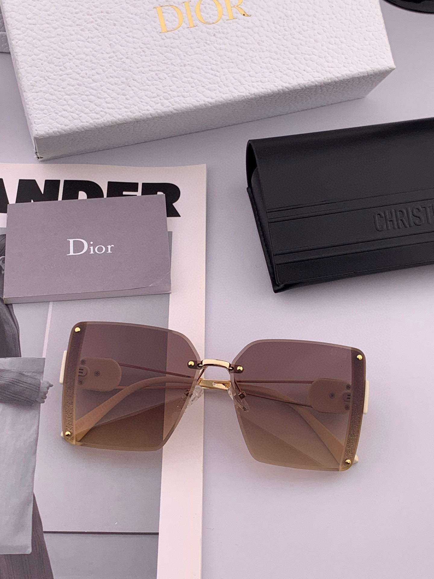 🔺 【DIOR-迪奥】2025开春新款 潮流爆款 时尚方框太阳镜 高品质 佩戴舒适 网红潮款墨镜 型号：