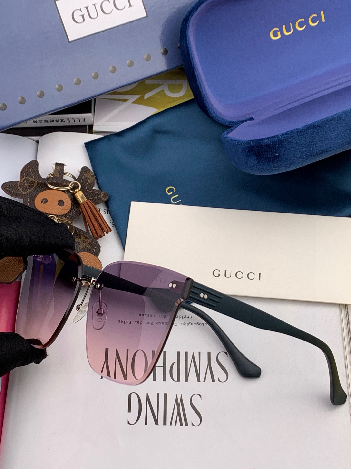   🔺 【GUCCI】2025开春新款 潮流爆款 时尚方框太阳镜 高品质 佩戴舒适 网红潮款墨镜 型号：