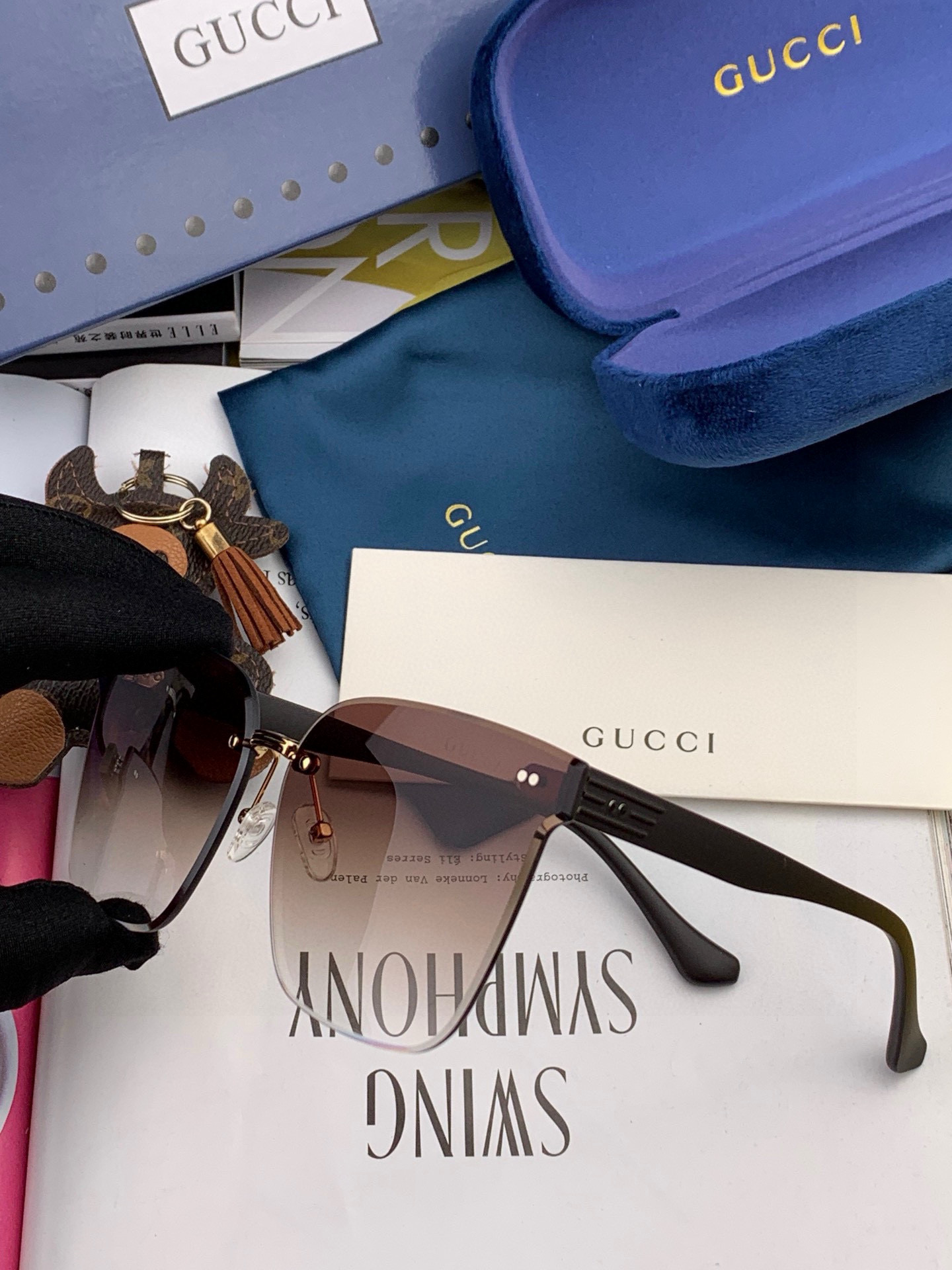   🔺 【GUCCI】2025开春新款 潮流爆款 时尚方框太阳镜 高品质 佩戴舒适 网红潮款墨镜 型号：