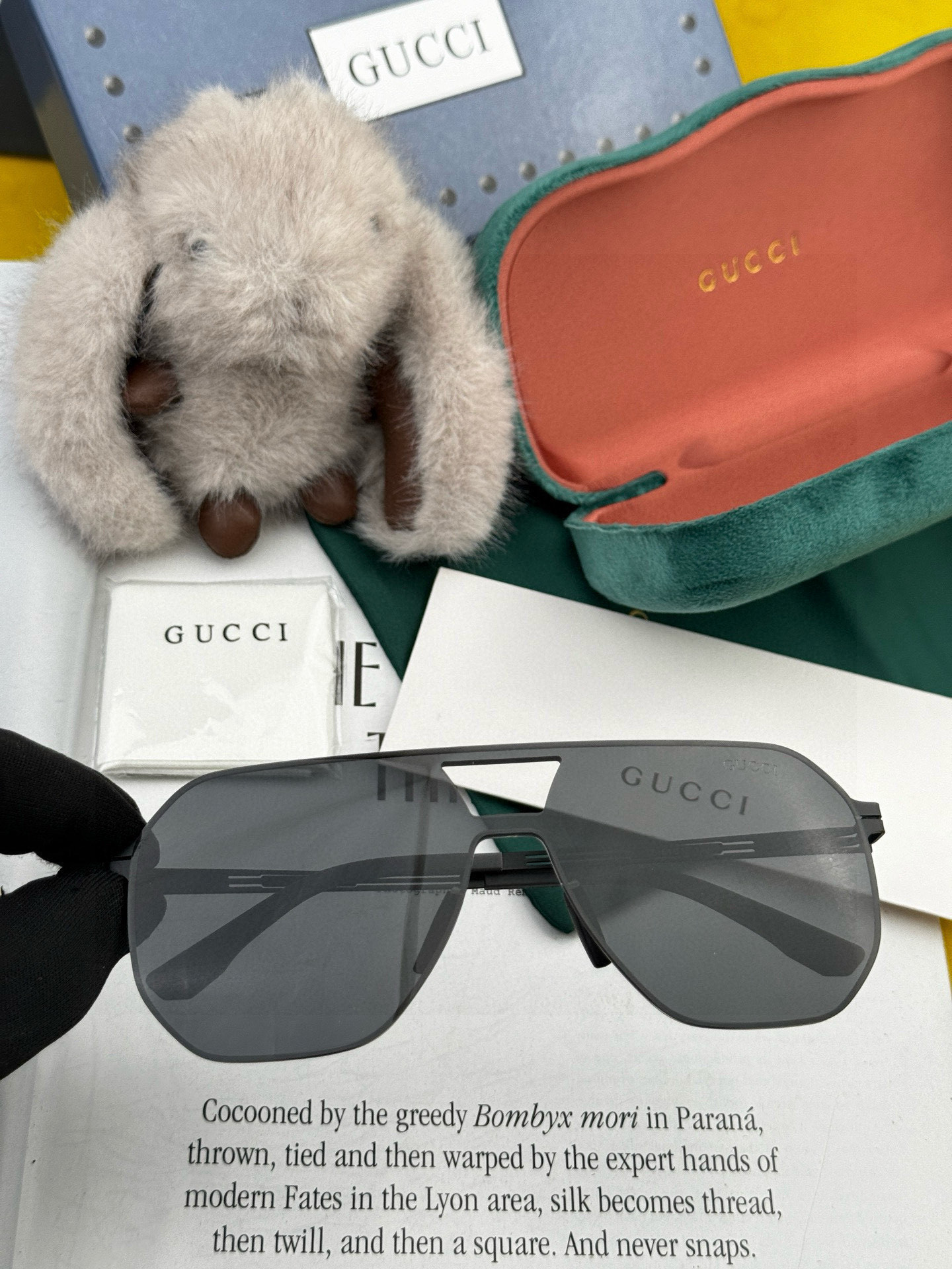 ♦️ GUCCI 2025新款男女情侣款太阳镜多边形墨镜iP电镀永不褪色 超轻超有弹性整幅眼镜无螺丝重要