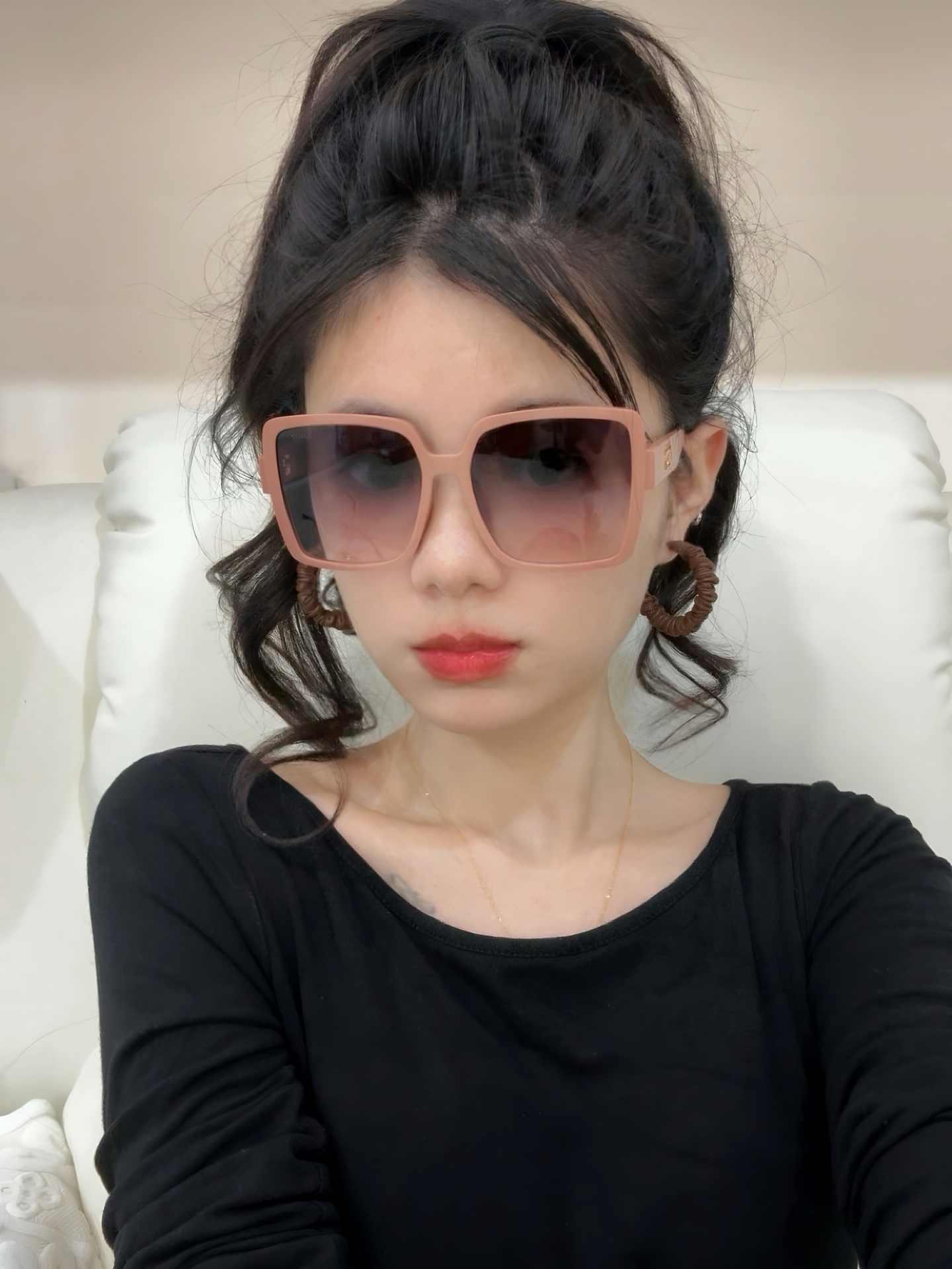   DIOR 2025開春新款 方框太陽鏡 各路網紅紛紛帶起氣場滿分‼️ 俏皮甜美.上臉效果更佳.金屬質