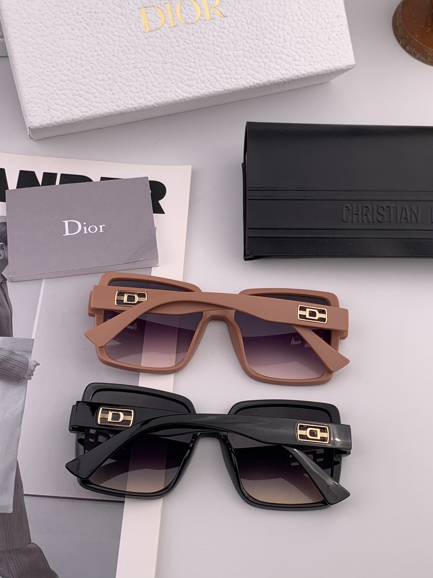   DIOR 2025開春新款 方框太陽鏡 各路網紅紛紛帶起氣場滿分‼️ 俏皮甜美.上臉效果更佳.金屬質