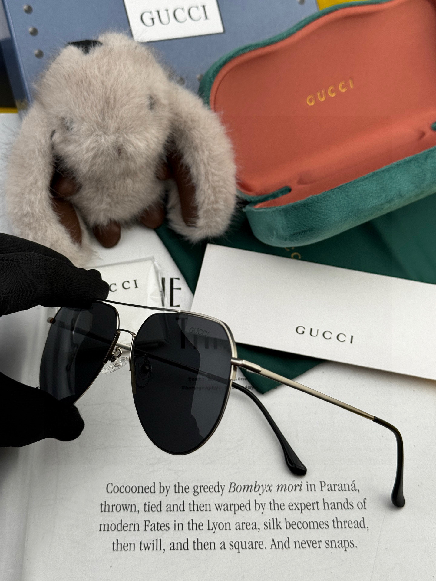        GUCCI 男款炫彩飞行员偏光太阳镜 ❤️材质：高清尼龙加厚卡槽高清偏光镜片 🌹无边框镜架