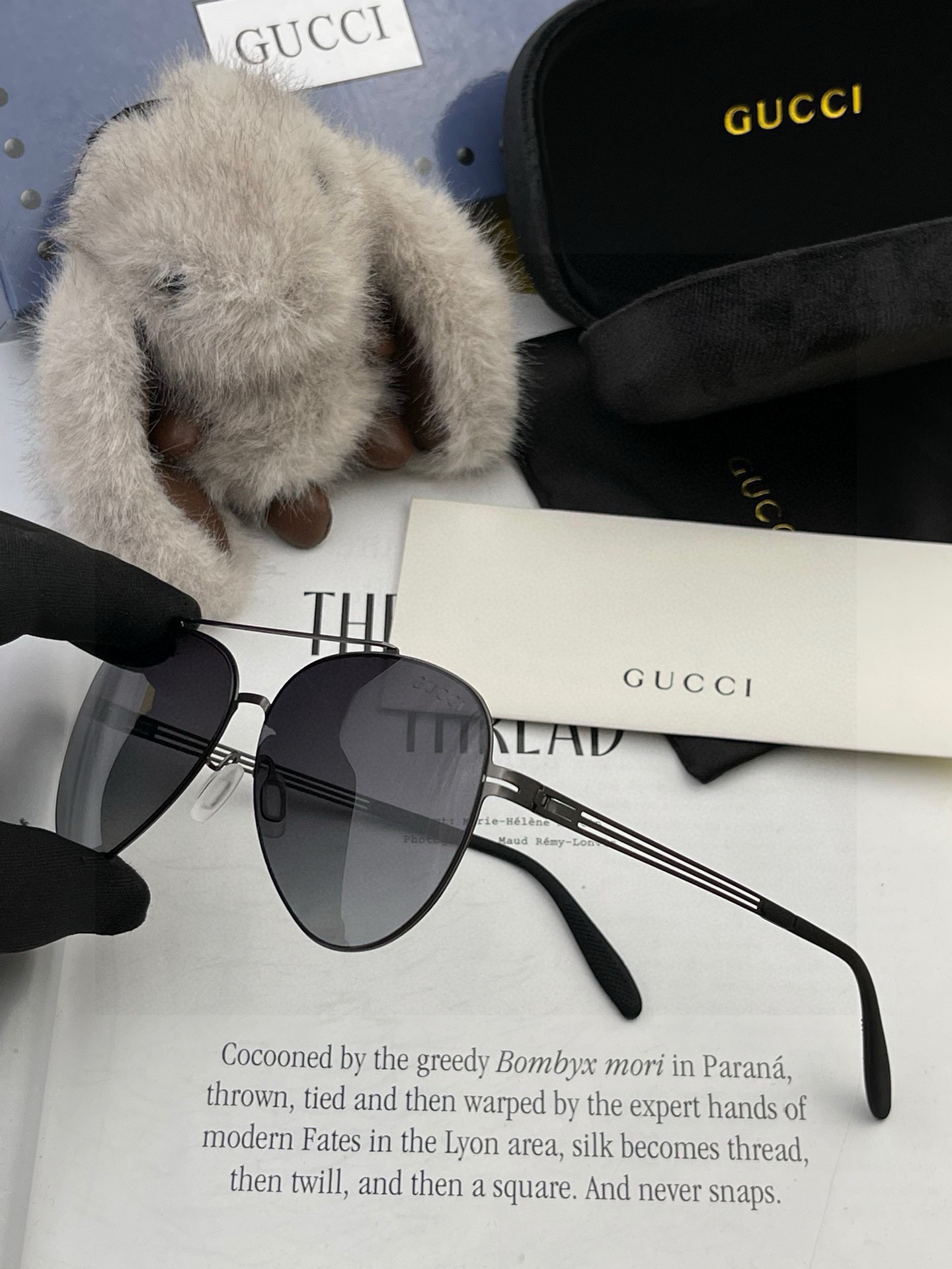        GUCCI 男款炫彩飞行员偏光太阳镜 ❤️材质：高清尼龙加厚卡槽高清偏光镜片 🌹无边框镜架