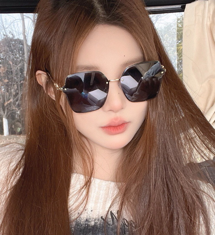   CHANE 香奈儿🌋☔️时尚无框太阳镜镜片 顶级奢侈品强 高品质胜利亲亲🍦🍨 得意 气质非凡😄 🍫🍪
