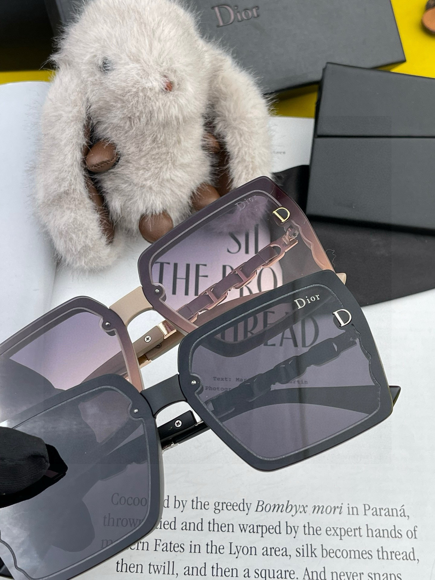  DIOR 2025开春新款🎈原版出货 网红超爆款💙经典奢华全球风强酷亲亲 时尚方框太阳镜得意 气质非凡