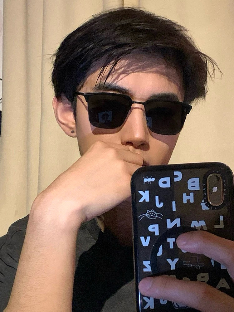   Gucci 。  高品质男女款墨镜   👍 进口宝丽来偏光镜片  。蛤蟆镜 开车钓鱼都可 。百搭显瘦
