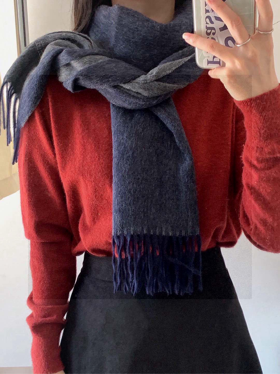 Hermès Two-Tone Wool Scarf, Unisex Design, 35x190 cm - Stylish & Warm 3 i1750772264635 6407 0 1