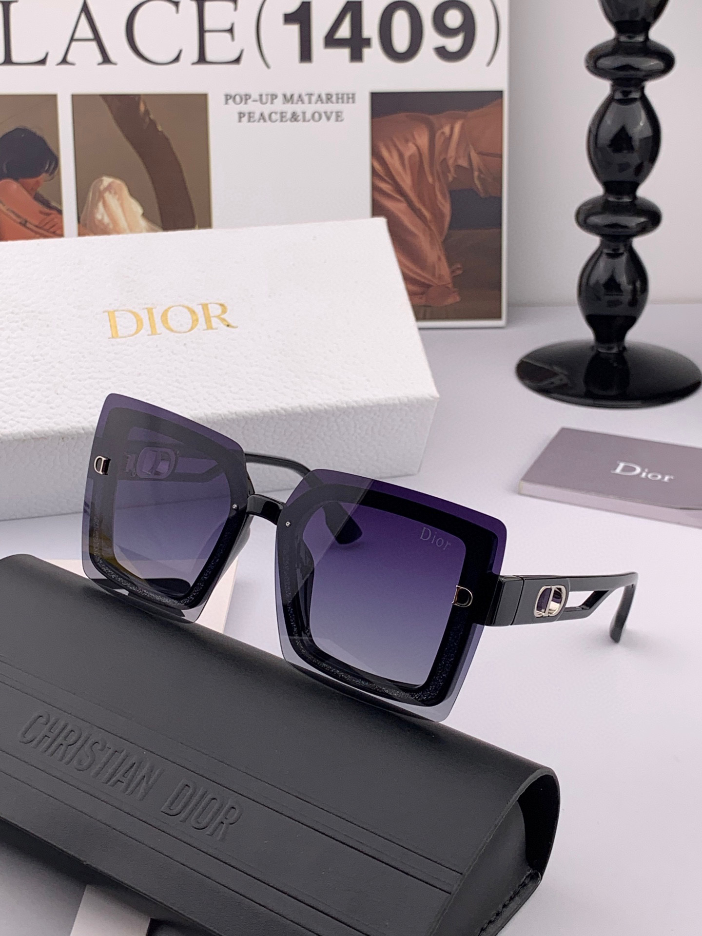  Dior2025新款偏光太阳镜 款式多 。经典的方框设计，不挑脸型，无论搭配大衣还是连衣裙都非常显气质