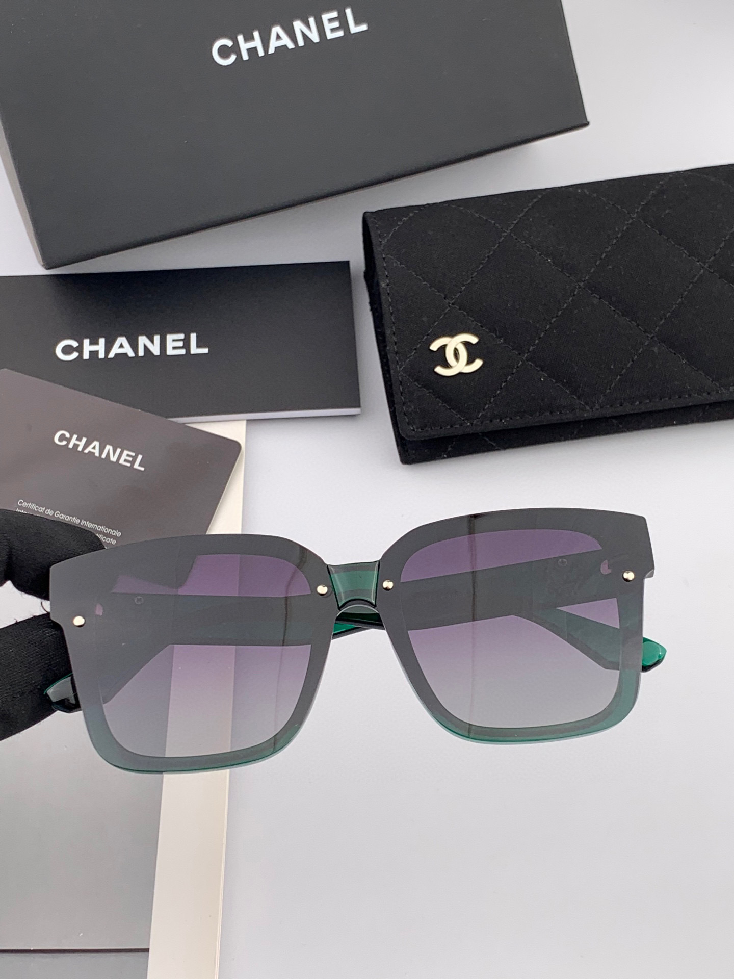  【CHANEL】香奈儿 2025新款潮流爆款 时尚方框太阳镜 佩戴舒适 网红潮款墨镜  ♥️♥️型号：