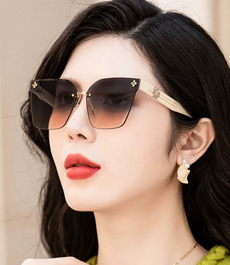 🔺 【香奈儿】2025开春新款 潮流爆款 时尚方框太阳镜 高品质 佩戴舒适 网红潮款墨镜 女士高清加厚偏