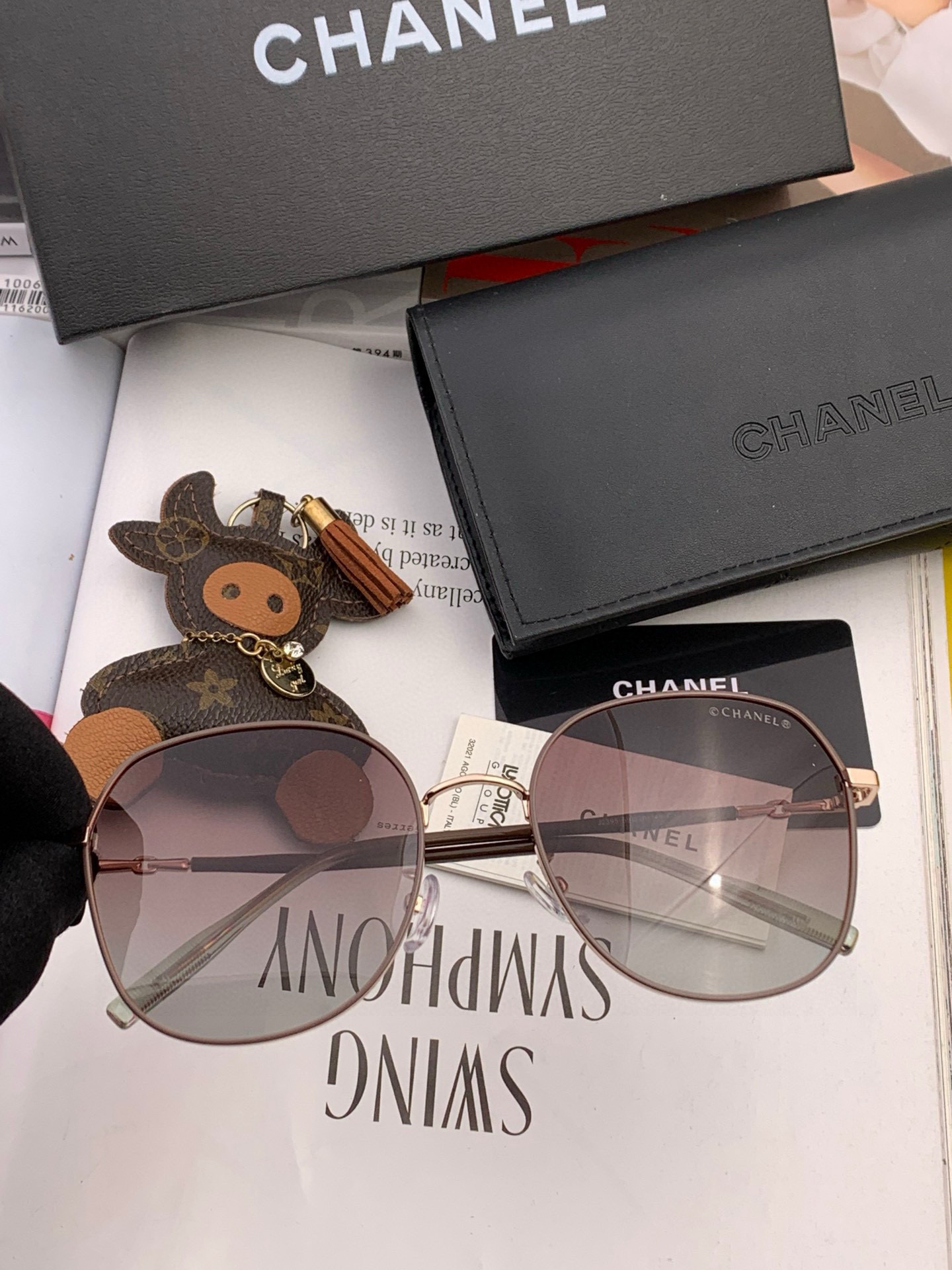  【CHANEL】香奈儿 2025新款山茶花潮流爆款 时尚圆框高清偏光太阳镜 佩戴舒适 网红潮款墨镜  