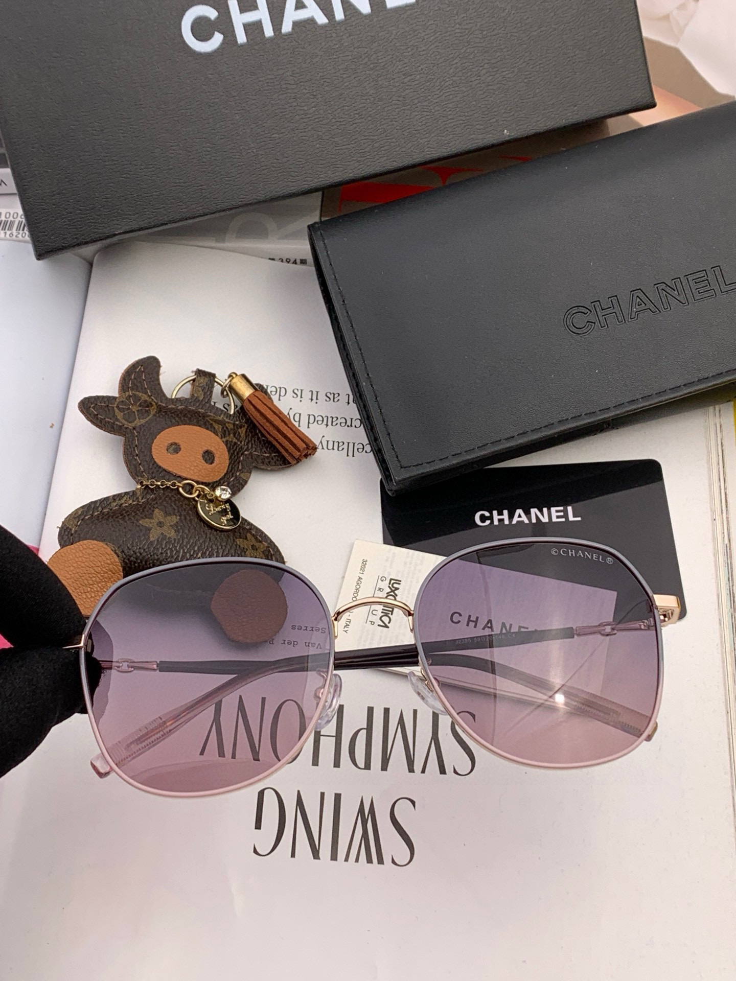  【CHANEL】香奈儿 2025新款山茶花潮流爆款 时尚圆框高清偏光太阳镜 佩戴舒适 网红潮款墨镜  