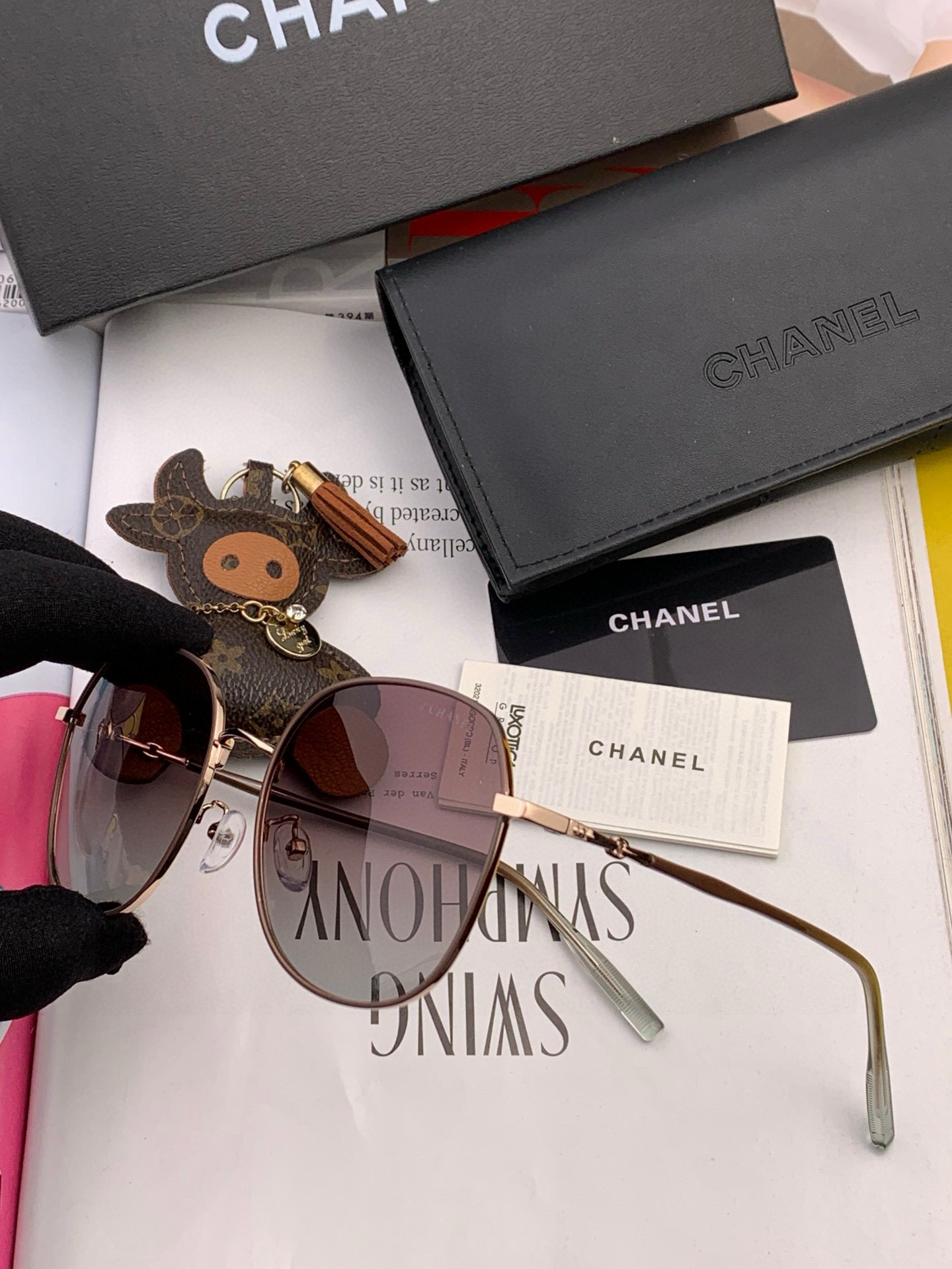  【CHANEL】香奈儿 2025新款山茶花潮流爆款 时尚圆框高清偏光太阳镜 佩戴舒适 网红潮款墨镜  