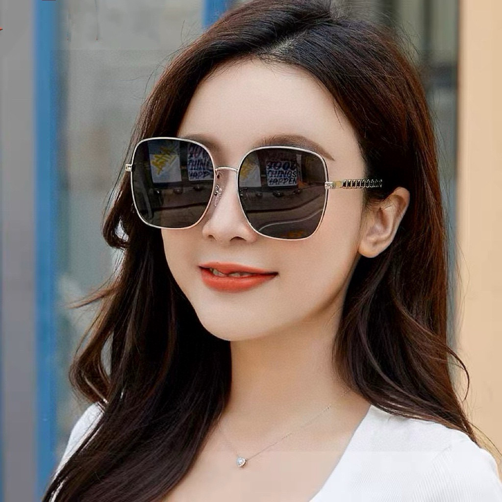    新品CHANEL 香奈儿太阳镜以独特魅力和前卫风格诠释春夏最新眼镜，质感超好佩带舒适 型号：CH7