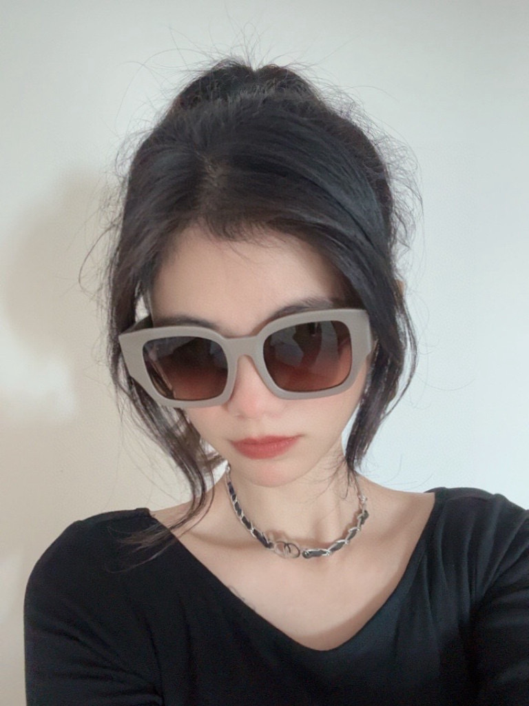  CHANE 香奈儿🌋☔️时尚方框太阳镜 顶级奢侈品强 高品质胜利亲亲🍦🍨 得意 气质非凡😄 🍫🍪女士