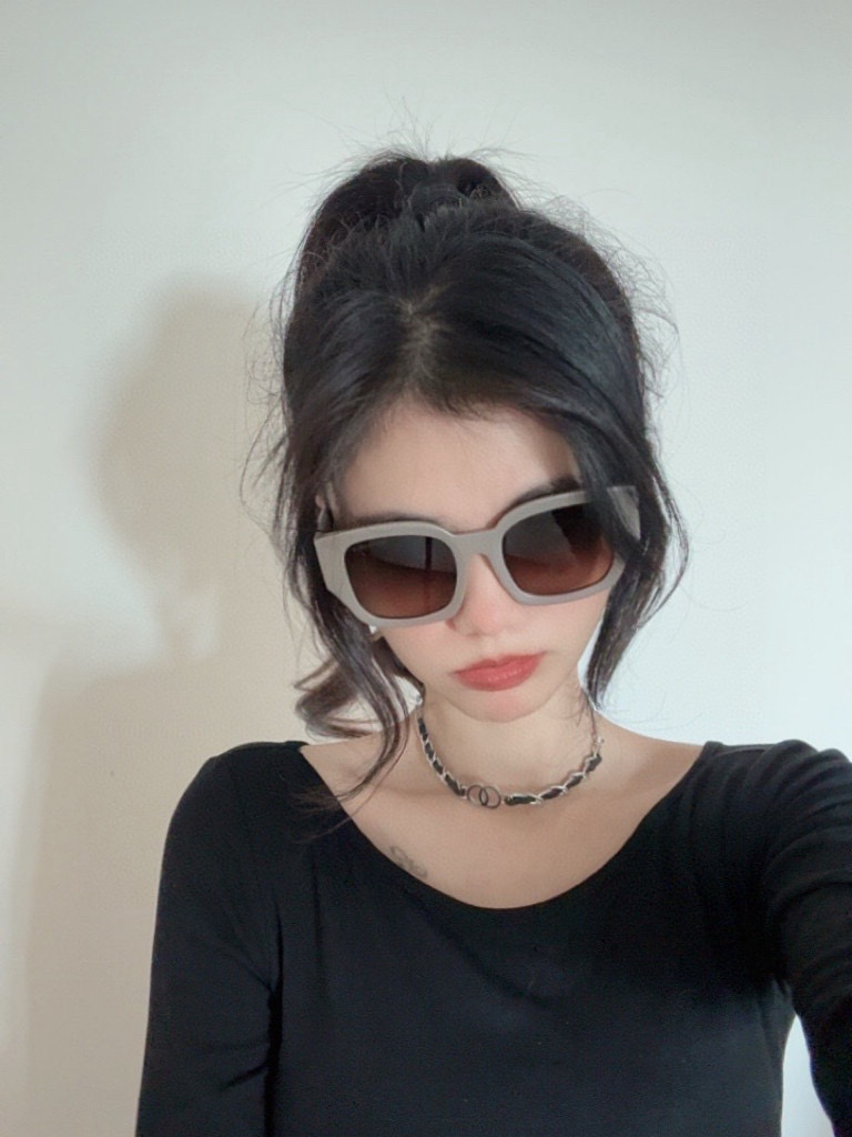   CHANE 香奈儿🌋☔️时尚方框太阳镜 顶级奢侈品强 高品质胜利亲亲🍦🍨 得意 气质非凡😄 🍫🍪女士