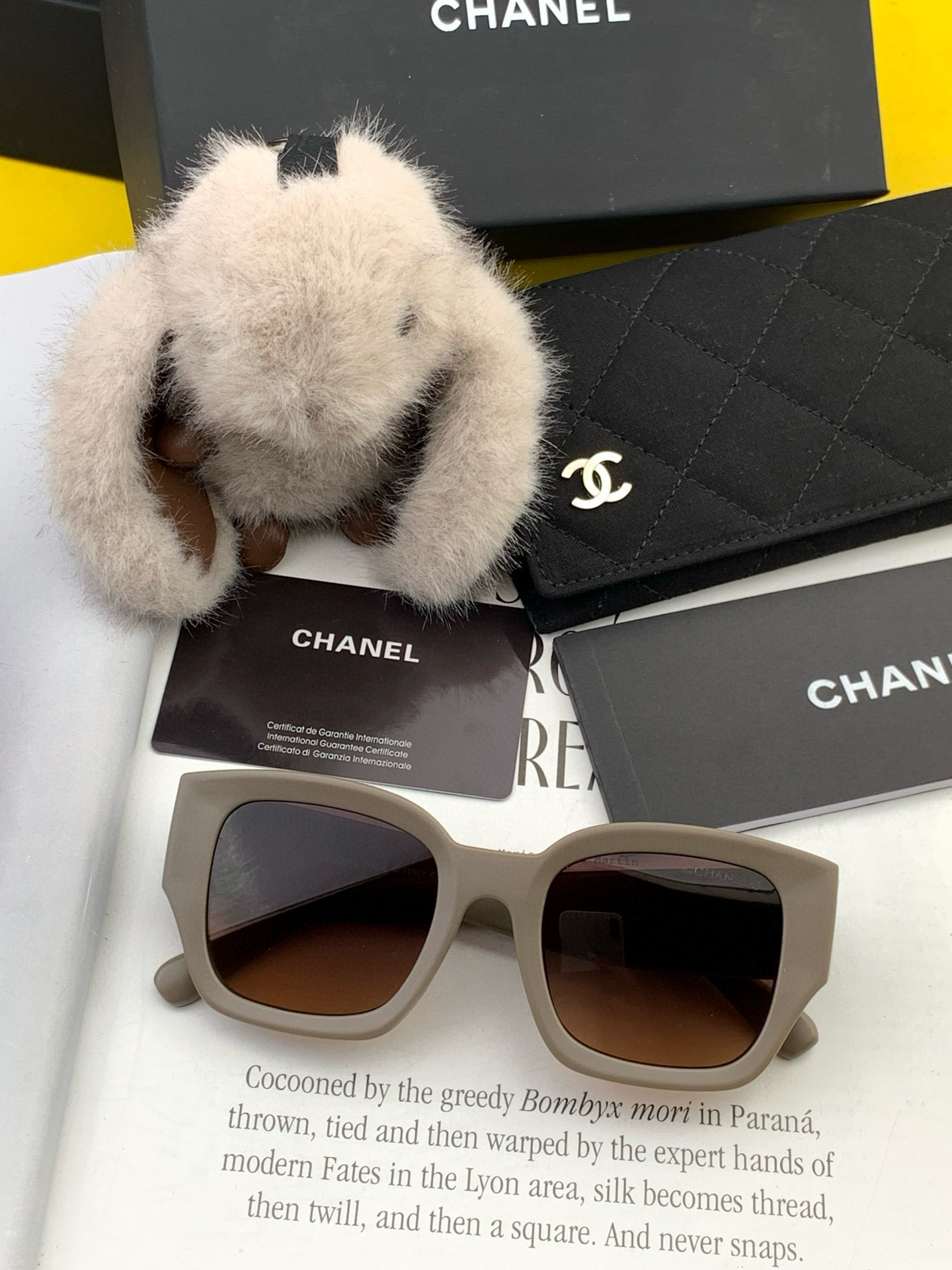   CHANE 香奈儿🌋☔️时尚方框太阳镜 顶级奢侈品强 高品质胜利亲亲🍦🍨 得意 气质非凡😄 🍫🍪女士