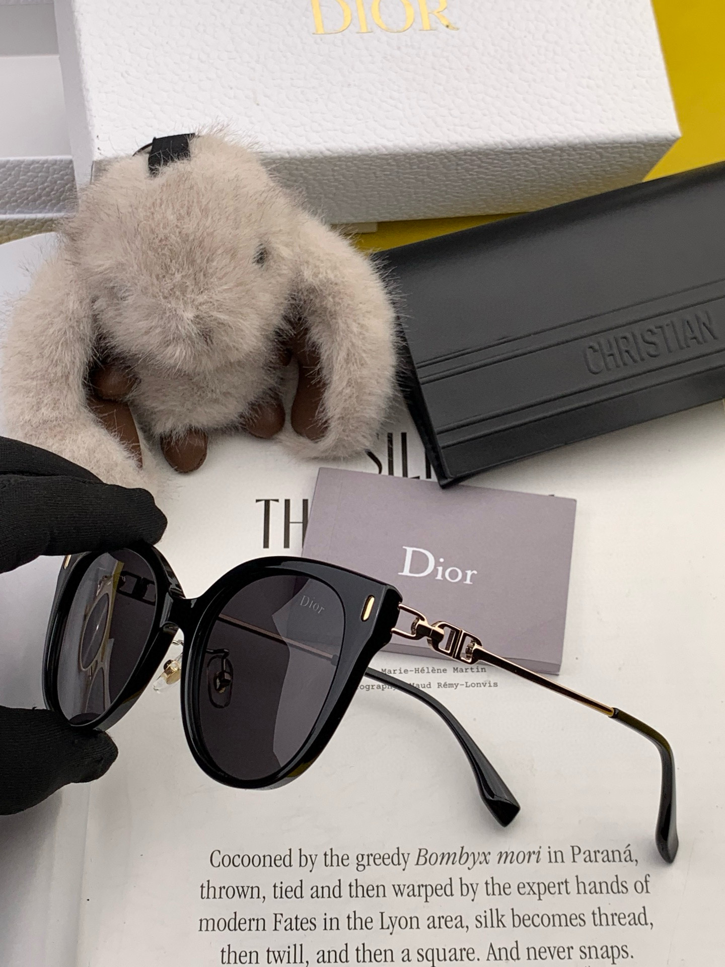   【DIOR】2025新款潮流爆款 时尚方框太阳镜 佩戴舒适 网红潮款墨镜  女士高清加厚偏光太阳镜🕶