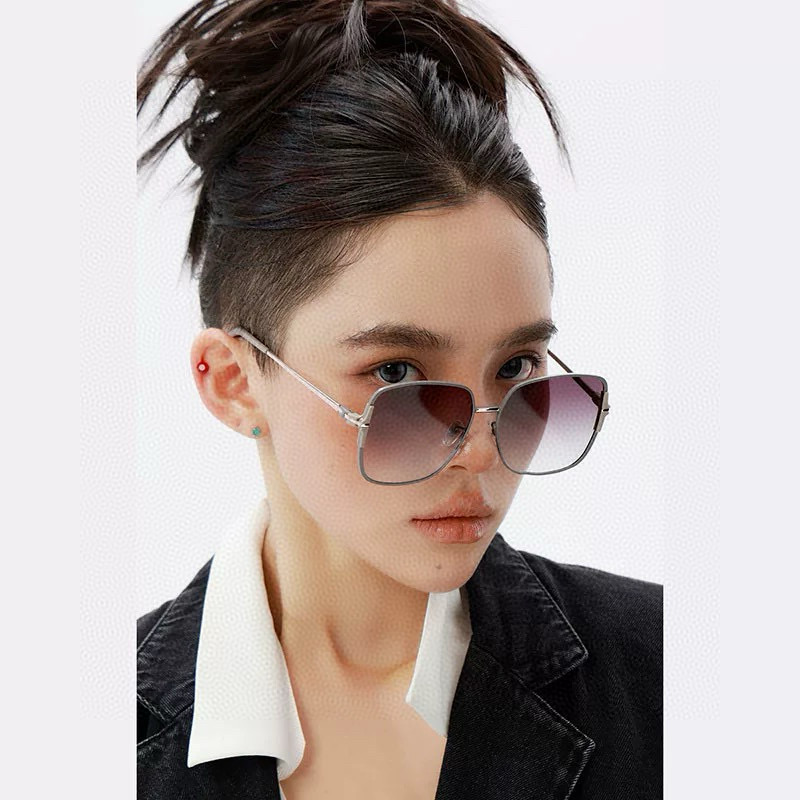 【尼龙偏光系列】GUCCI太阳镜墨圆框设计，不挑脸型，无论搭配大衣还是连衣裙都非常显气质尼龙偏光镜片预防