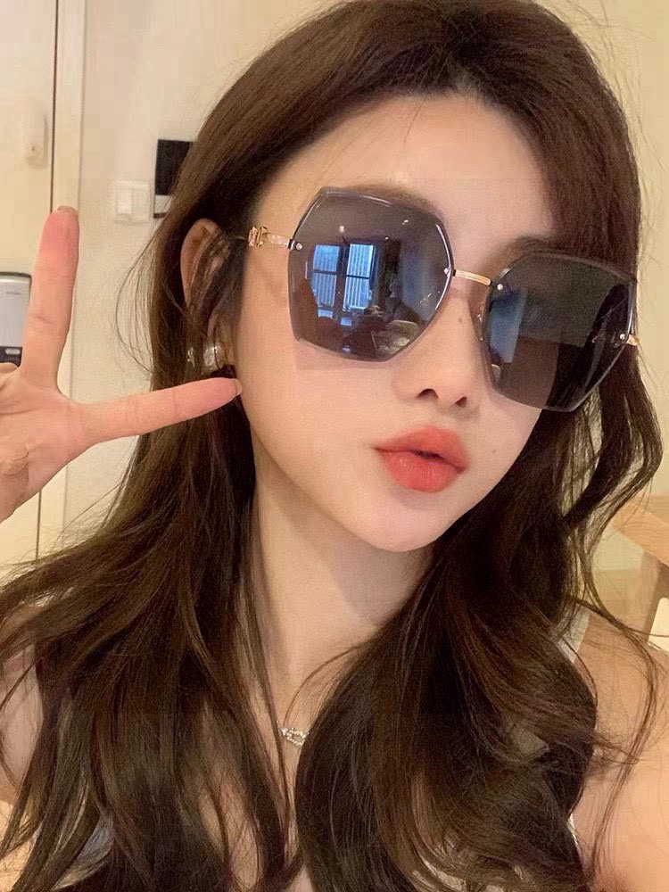  GUCCI-古驰意大利进口🇮🇹2025时尚潮流奢华装饰太阳眼镜 尼龙偏光高清太阳镜明星海报款 超高复杂