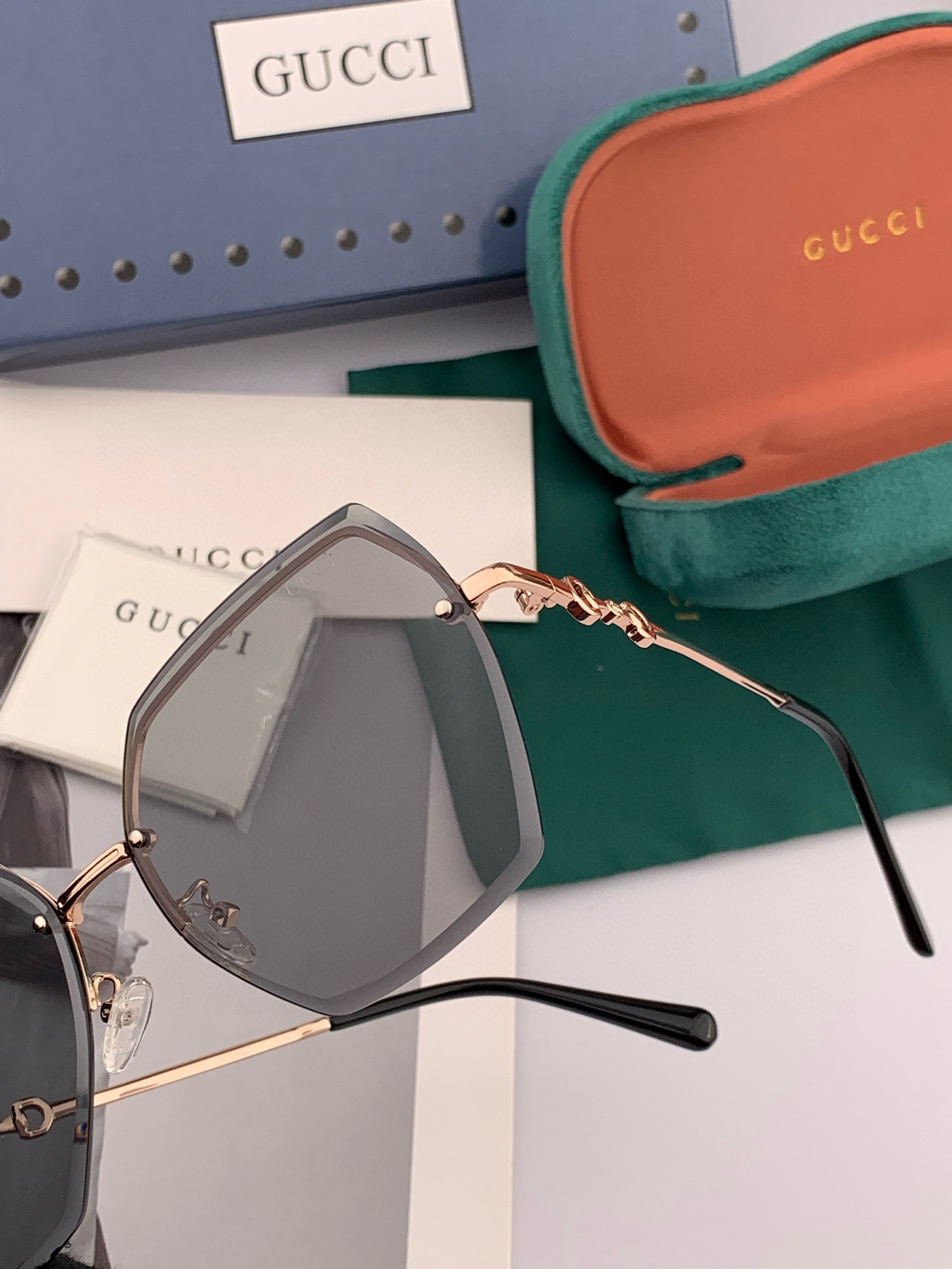  GUCCI-古驰意大利进口🇮🇹2025时尚潮流奢华装饰太阳眼镜 尼龙偏光高清太阳镜明星海报款 超高复杂