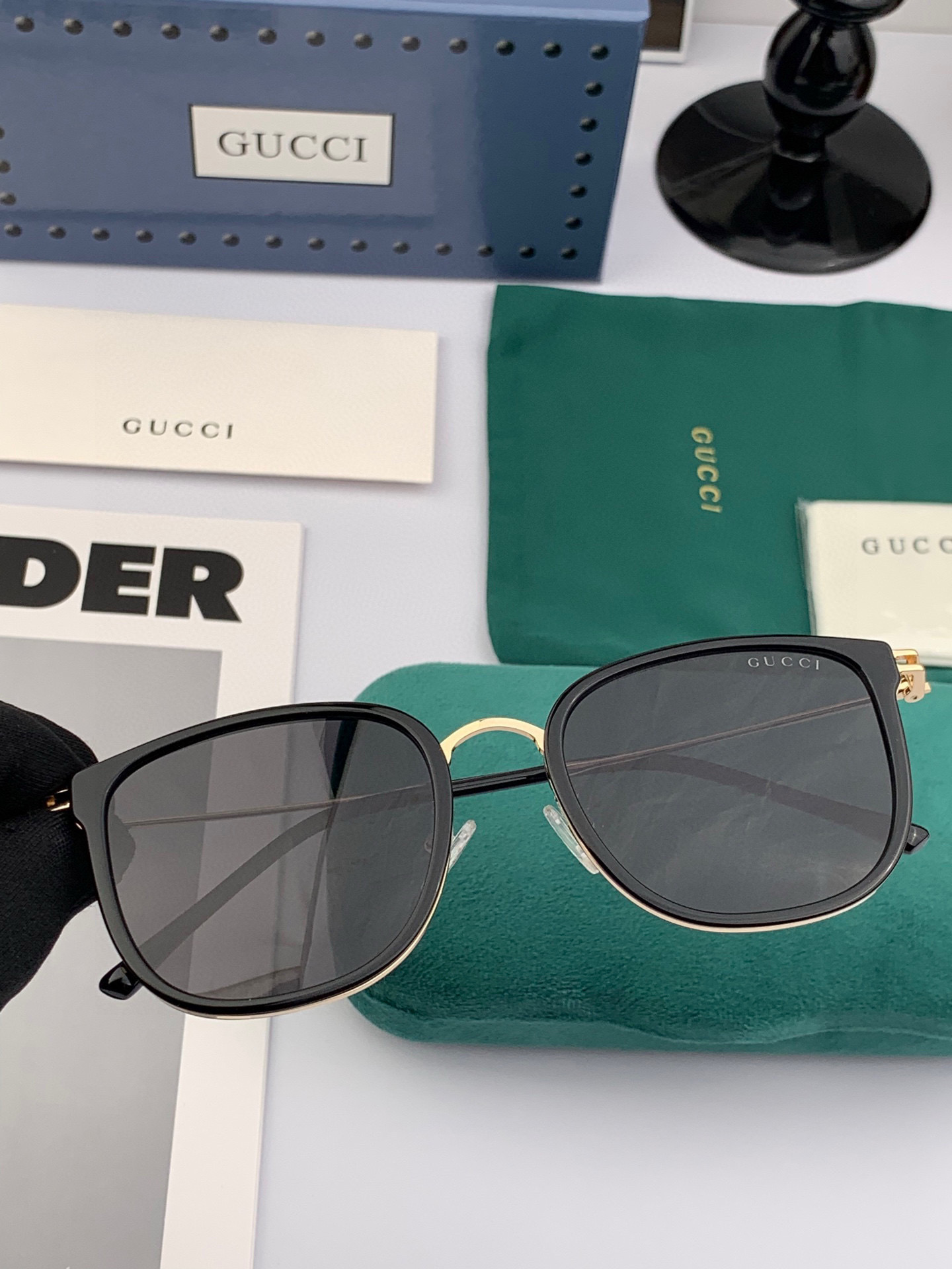   Gucci 。  高品质男女款墨镜   👍 进口宝丽来偏光镜片  。蛤蟆镜 开车钓鱼都可 。百搭显瘦