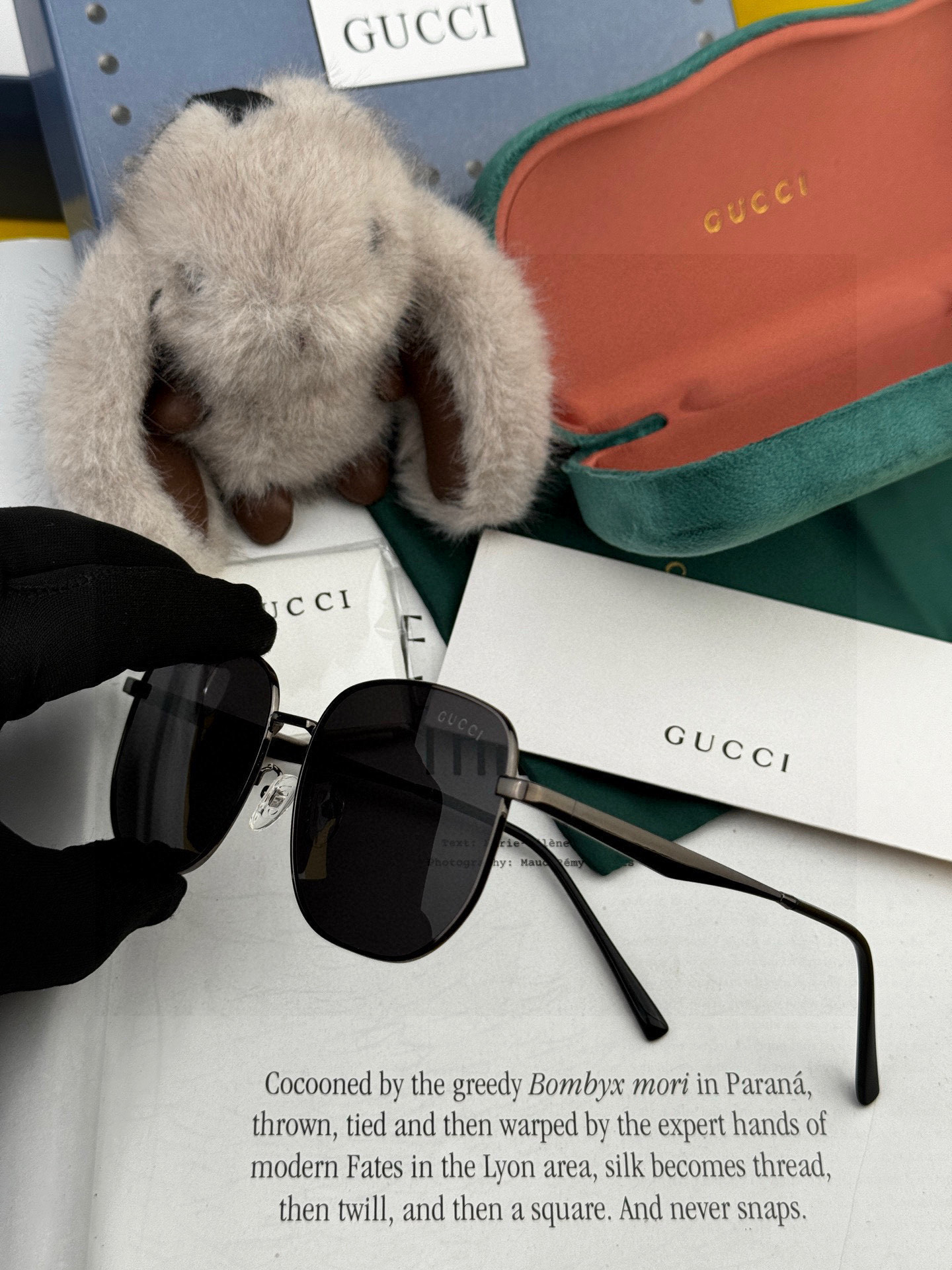   Gucci 。  高品质男女款墨镜   👍 进口宝丽来偏光镜片  。蛤蟆镜 开车钓鱼都可 。百搭显瘦