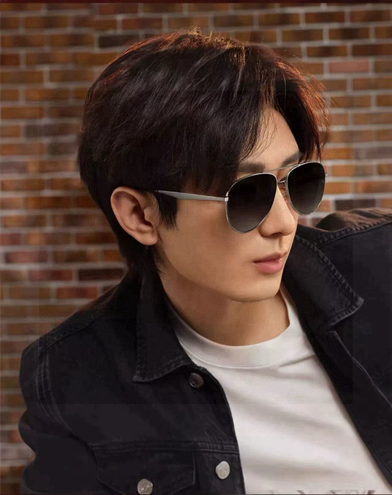   Gucci 。  高品质男女款墨镜   👍 进口宝丽来偏光镜片  。蛤蟆镜 开车钓鱼都可 。百搭显瘦