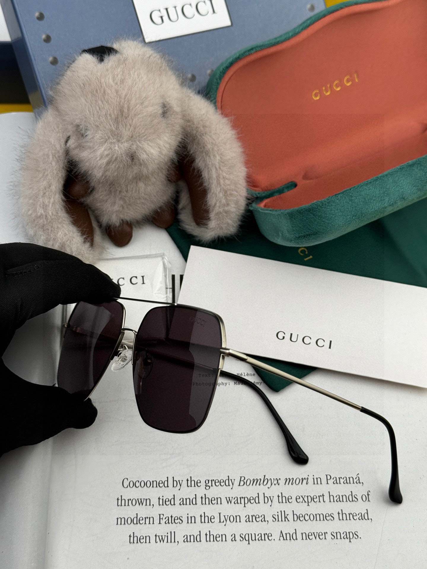        GUCCI 男款炫彩飞行员偏光太阳镜 ❤️材质：高清尼龙加厚卡槽高清偏光镜片 🌹无边框镜架