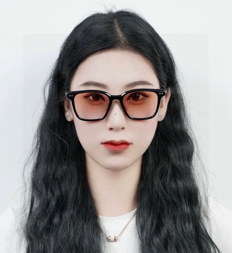  2025新款！新款出货！
女士高清加厚偏光太阳镜🕶️ 🎉💍新款GUCCI偏光太阳镜得意开车驾驶镜时尚墨