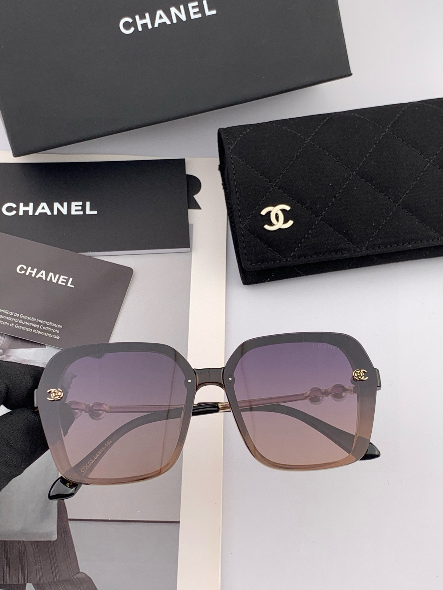 🔺CHANEL🔻2025官方早春新款，众多明星同款色香奈儿‼️‼️新款珍珠大框偏光墨镜 ，🌈🌈宝丽来超清