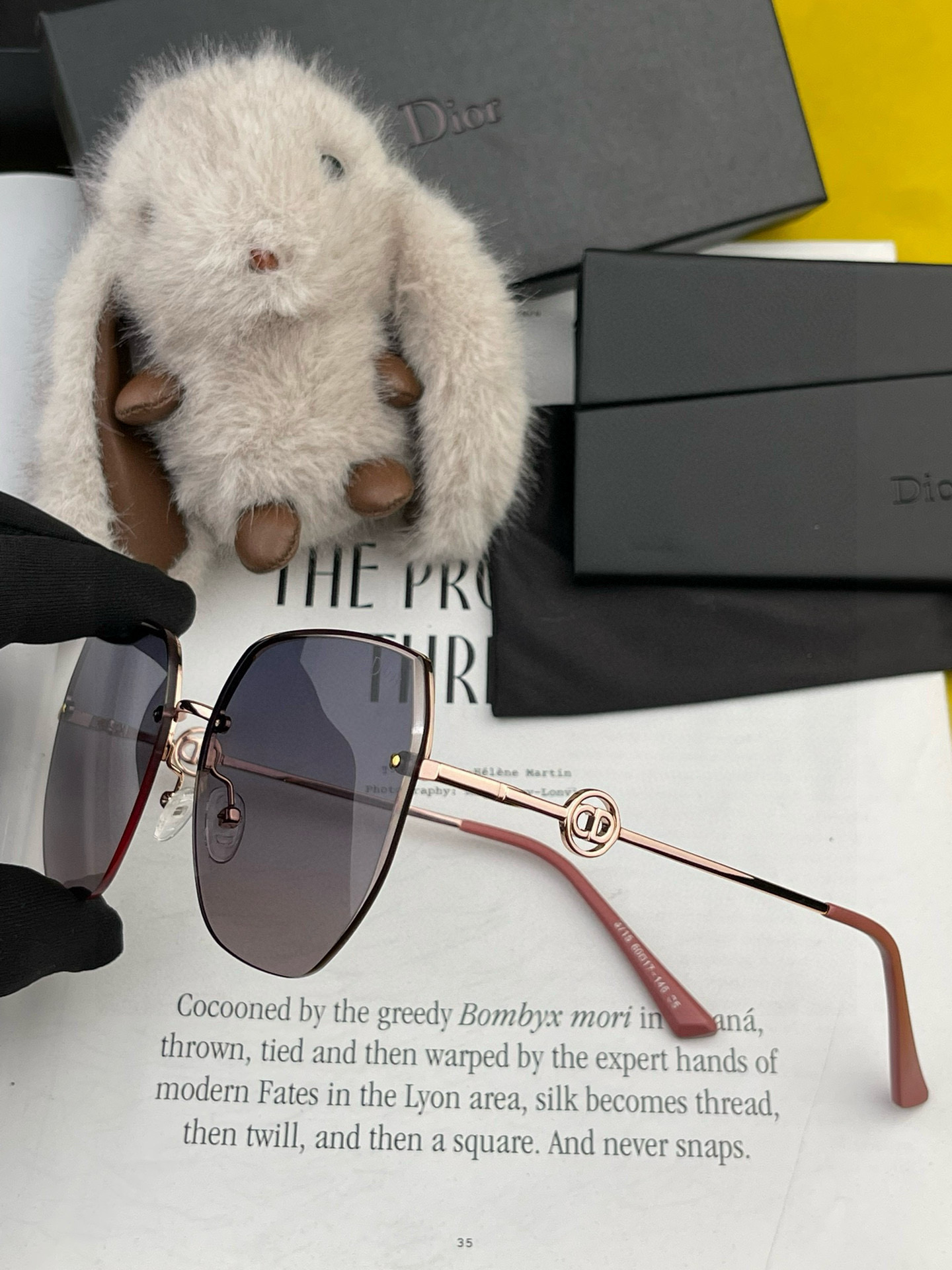  DIOR🌋☔️时尚无框太阳镜镜片 顶级奢侈品强 高品质胜利亲亲🍦🍨 得意 气质非凡😄 🍫🍪女士开车墨