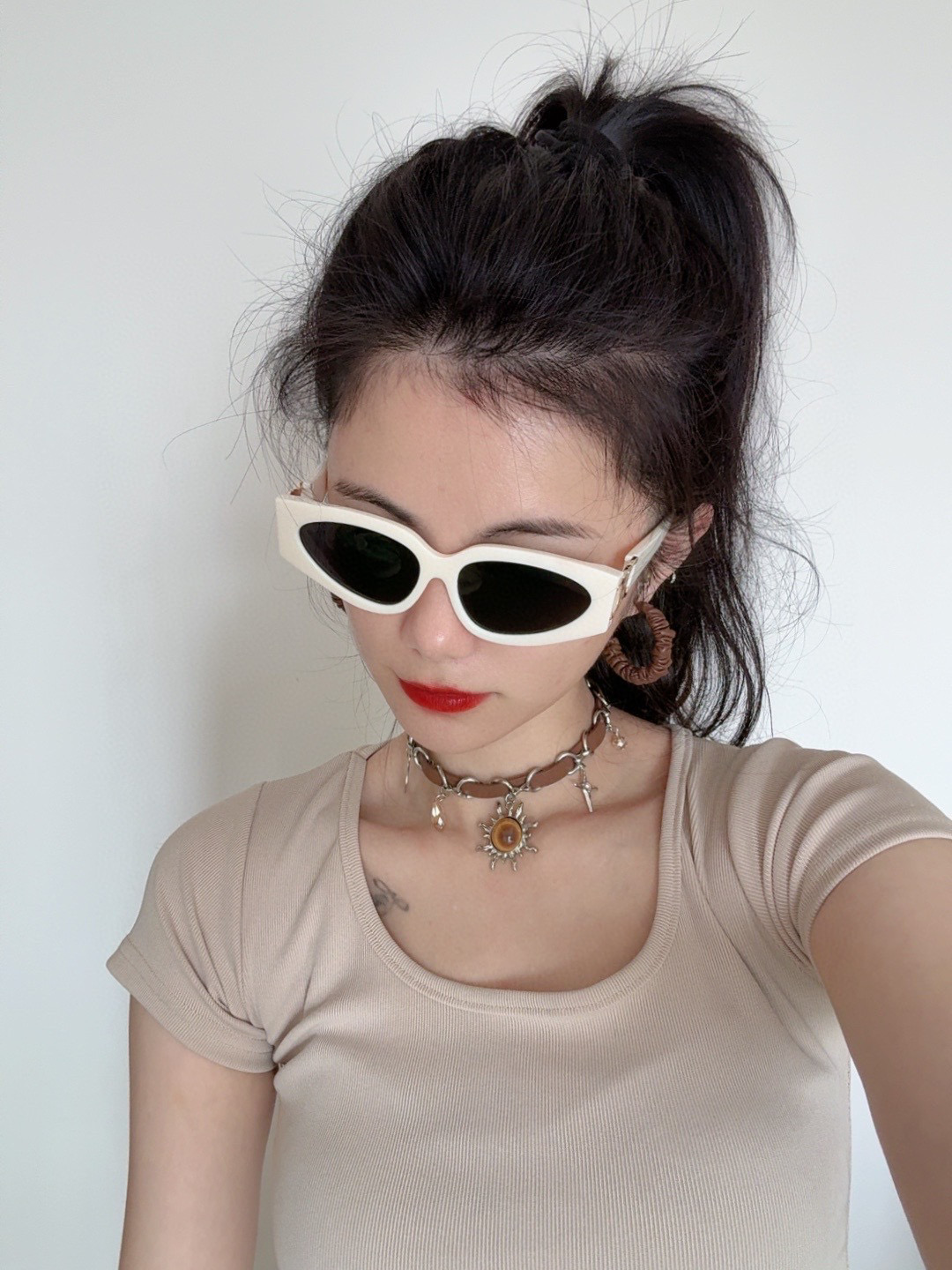 NO:362969,Serene's new model arrives [cool][cool] high quality 2-color trendy products [strong][strong] Large frame sunglasses simple logo decoration!  Sunglasses, please hurry up [Rose] [Rose] Model SL1326 glasses sunglasses sunglasses, glasses19860909瑟琳 新款到货[酷][酷]高品质 2色潮品[强][强]大框型太阳镜简约logo装饰！太阳镜,要的赶紧哦[玫瑰][玫瑰] 型号SL1326眼镜墨镜太阳镜,眼镜,glasses