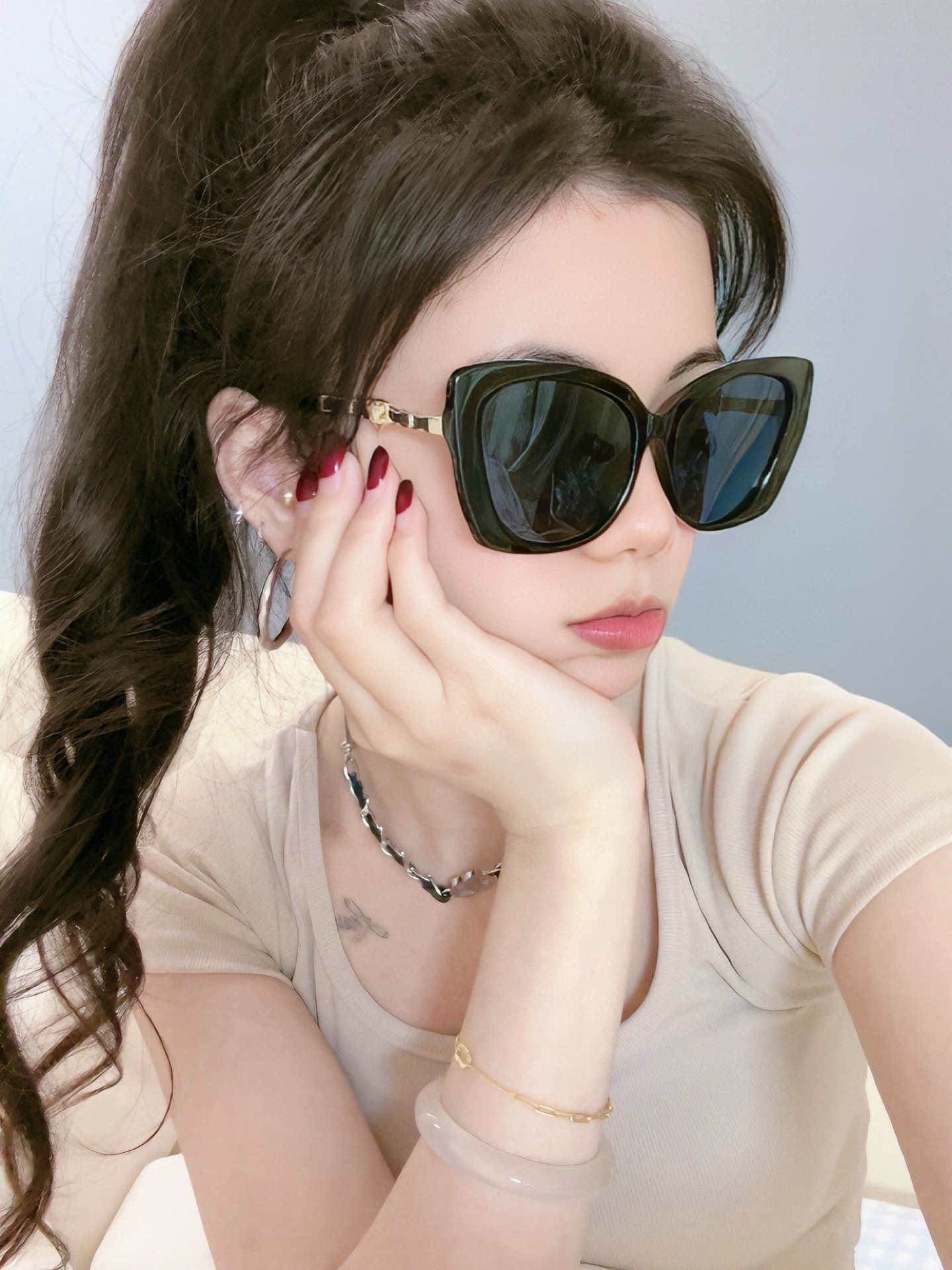 NO:363201,Chanel sunglasses sunglasses classic square frame design, not picky about face shape, it looks very elegant whether it is matched with a coat or a dress, sunglasses prevent UV rays Model CH25801 glasses sunglasses sunglasses, glasses, chanel, skirts19860909Chanel太阳镜墨镜 经典的方框设计,不挑脸型,无论搭配大衣还是连衣裙都非常显气质太阳镜预防紫外线 型号CH25801眼镜墨镜太阳镜,眼镜,chanel,skirts,glasses