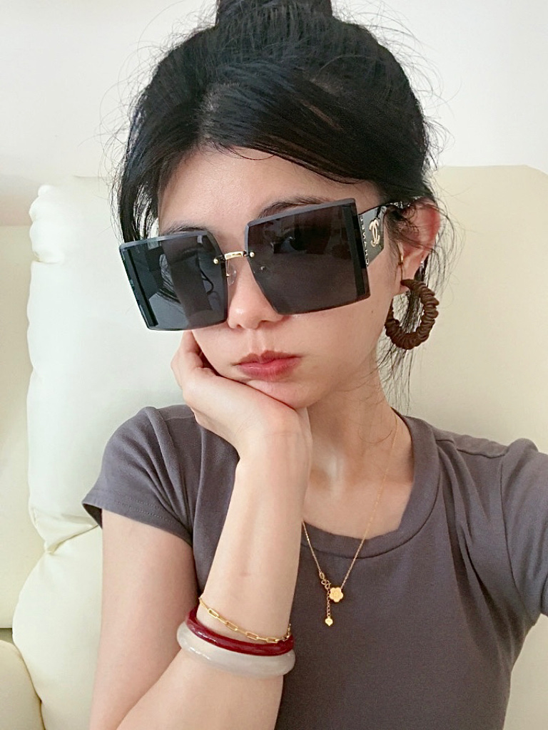 NO:363216,CHANEL2025 official early spring new model, many celebrities same style [color] Chanel new large frame sunglasses, Polaroid ultra-clear sunglasses model CH3151 glasses sunglasses, glasses, chanel, chanel19860909CHANEL2025官方早春新款,众多明星同款[色]香奈儿新款大框墨镜 ,宝丽来超清太阳镜型号CH3151眼镜墨镜太阳镜,眼镜,chanel,chanel,glasses