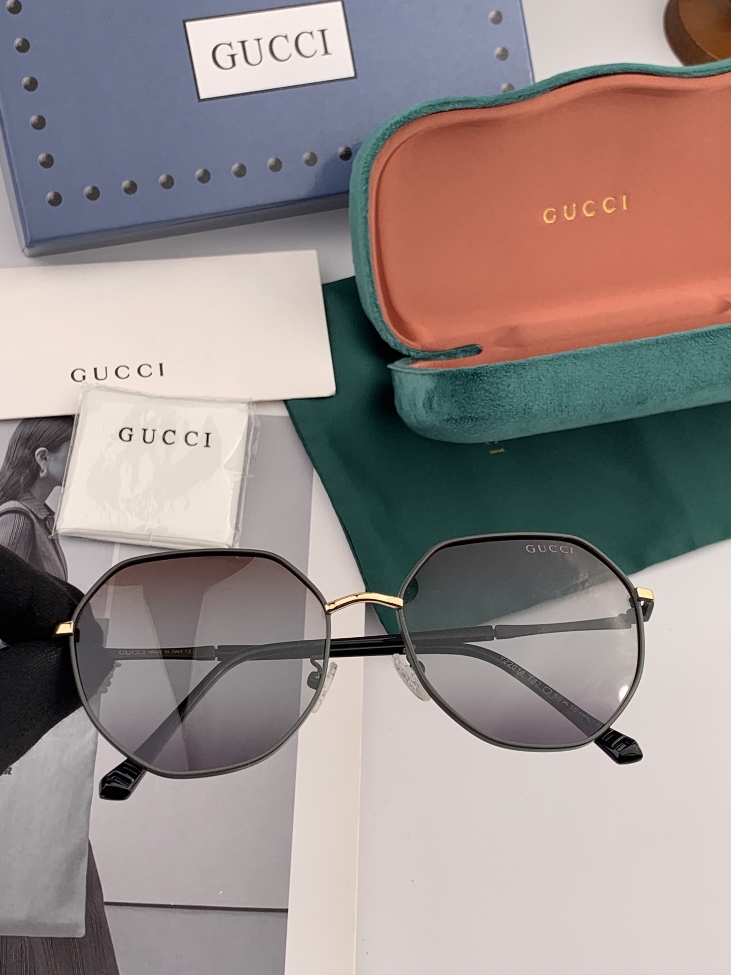  GUCCI 2025开春新款 最新款蛤蟆太阳镜 各路网红纷纷带起气场满分‼️ 俏皮甜美.上脸效果更佳.