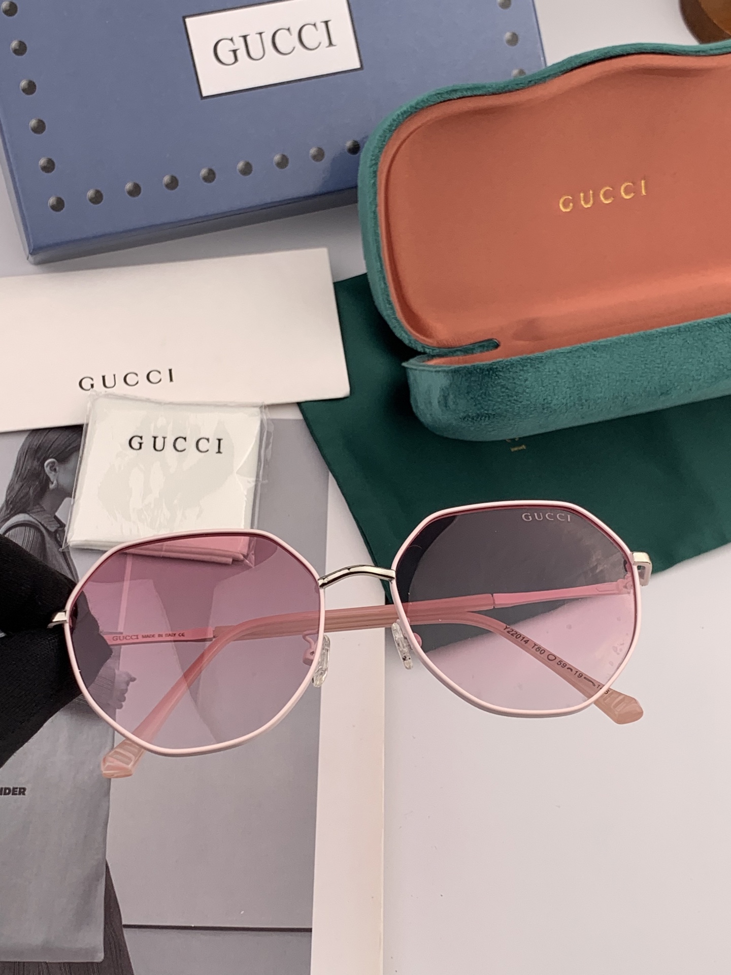  GUCCI 2025开春新款 最新款蛤蟆太阳镜 各路网红纷纷带起气场满分‼️ 俏皮甜美.上脸效果更佳.