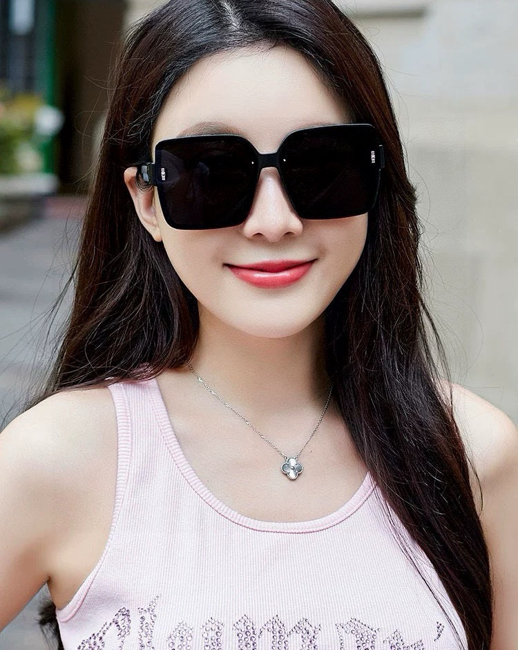 NO:363229,【DIOR-Dio】2025 new spring model trendy fashion square frame sunglasses high quality comfortable to wear Internet celebrity trendy sunglasses women's high definition sunglasses high quality TR frame Model CD0772 glasses sunglasses, glasses, dior, dior19860909【DIOR-迪奥】2025开春新款 潮流爆款 时尚方框太阳镜 高品质 佩戴舒适 网红潮款墨镜 女士高清太阳镜 高品质TR镜框 型号CD0772眼镜墨镜太阳镜,眼镜,dior,dior,glasses